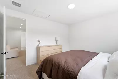 8569 S Round Stone Cove, Sandy, UT 84094 - Photo 32