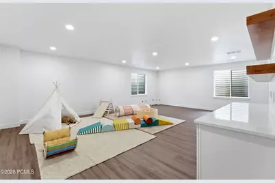 8569 S Round Stone Cove, Sandy, UT 84094 - Photo 24