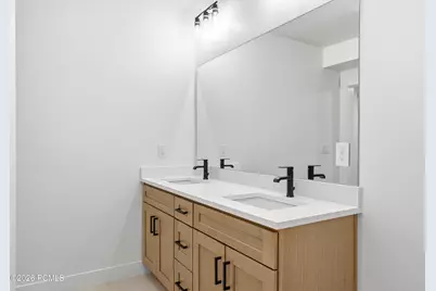 8569 S Round Stone Cove, Sandy, UT 84094 - Photo 64