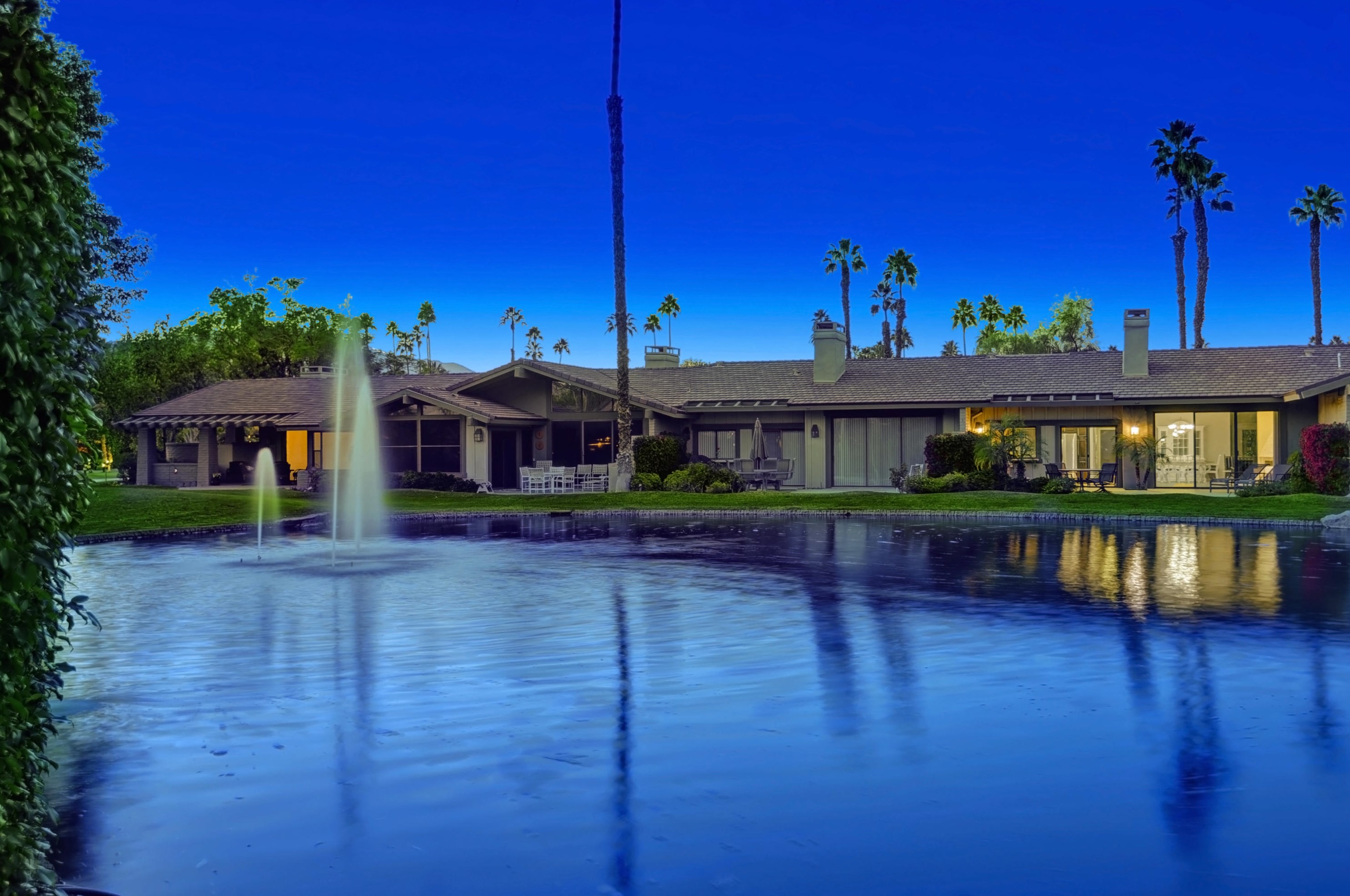 187 Ranch View Cir, Palm Desert, CA 92211-3285