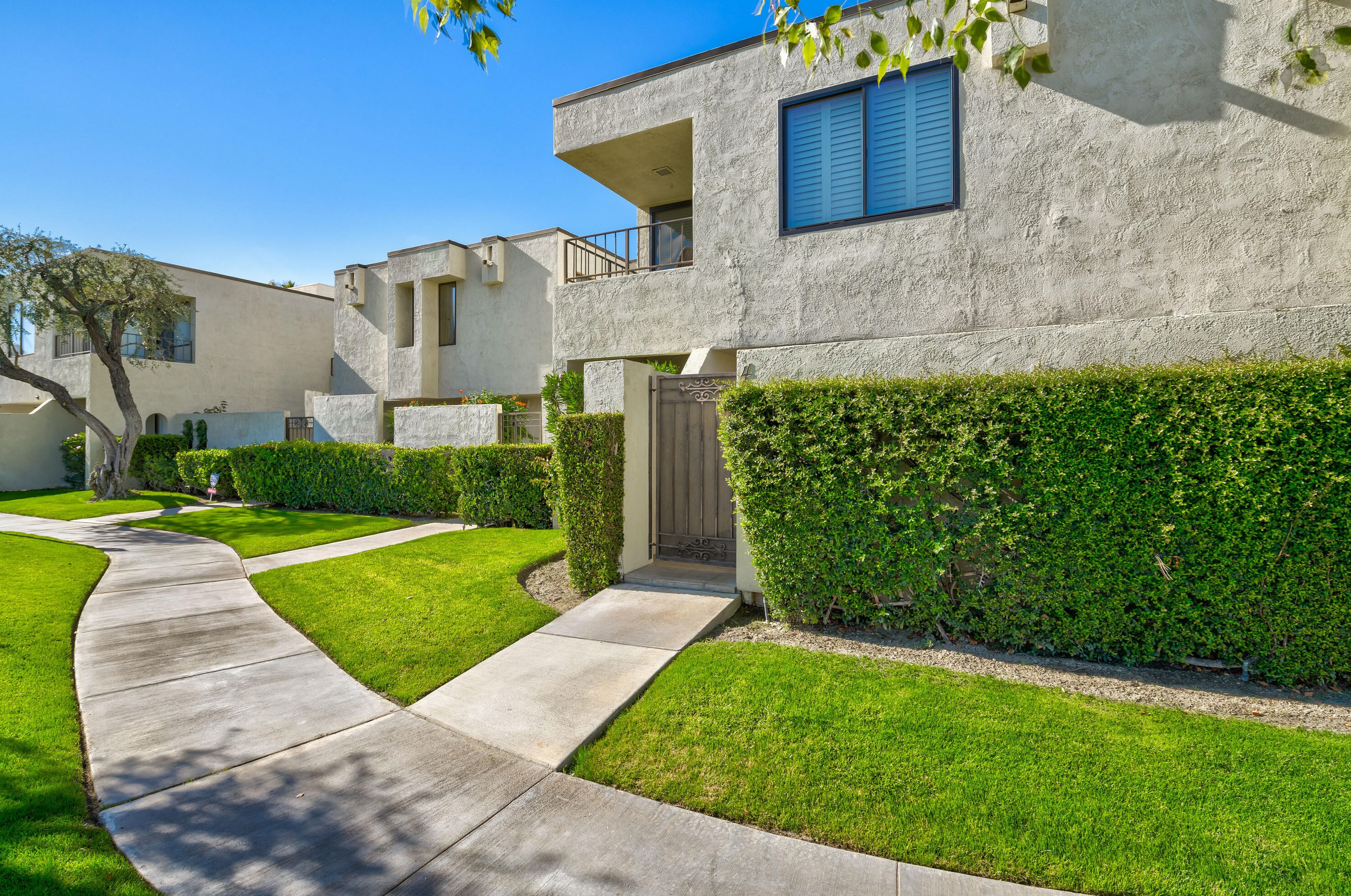 45421 Lupine Ln, Palm Desert, CA 92260-4267