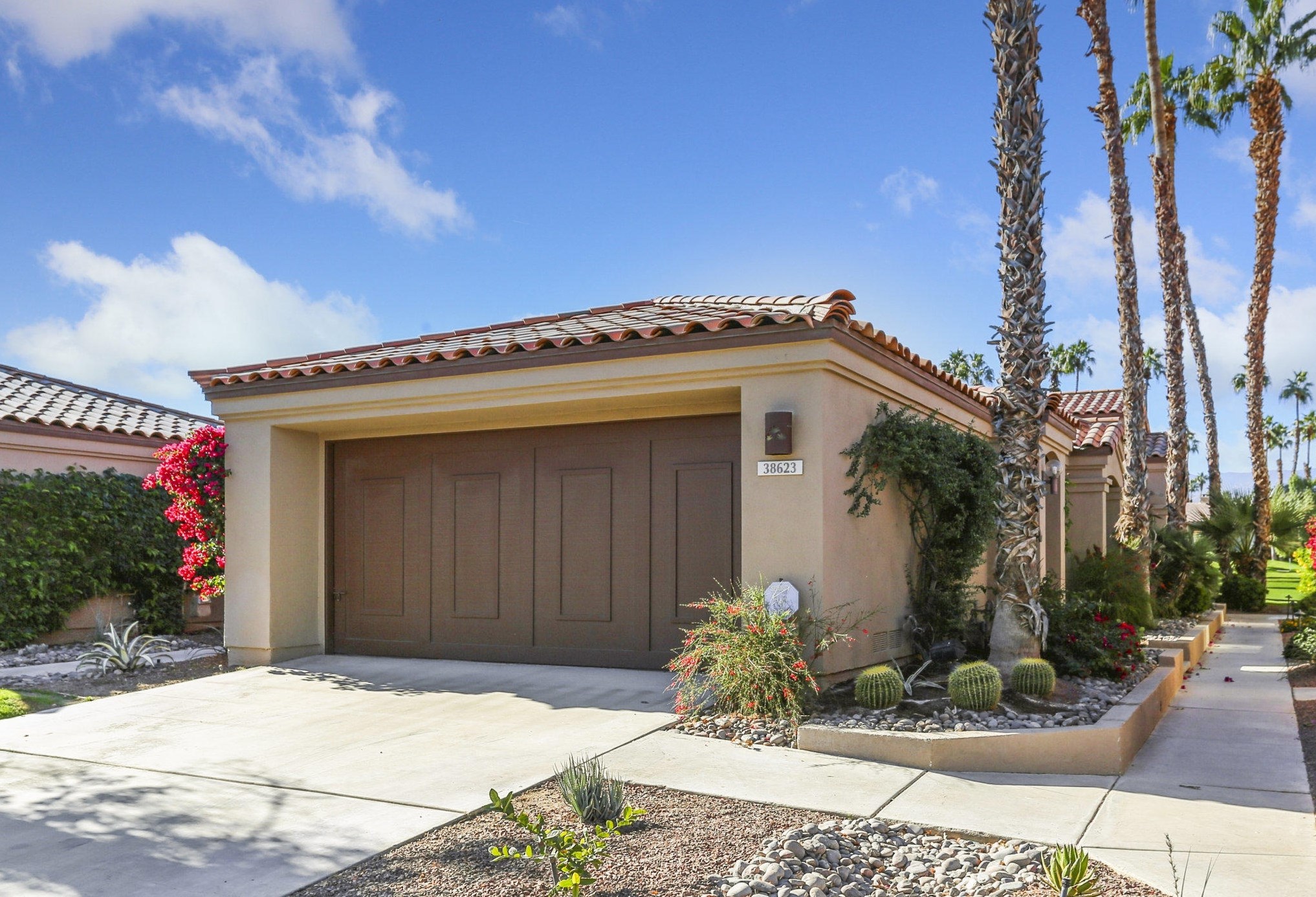 38623 Dahlia Way, Palm Desert, CA 92211-5065
