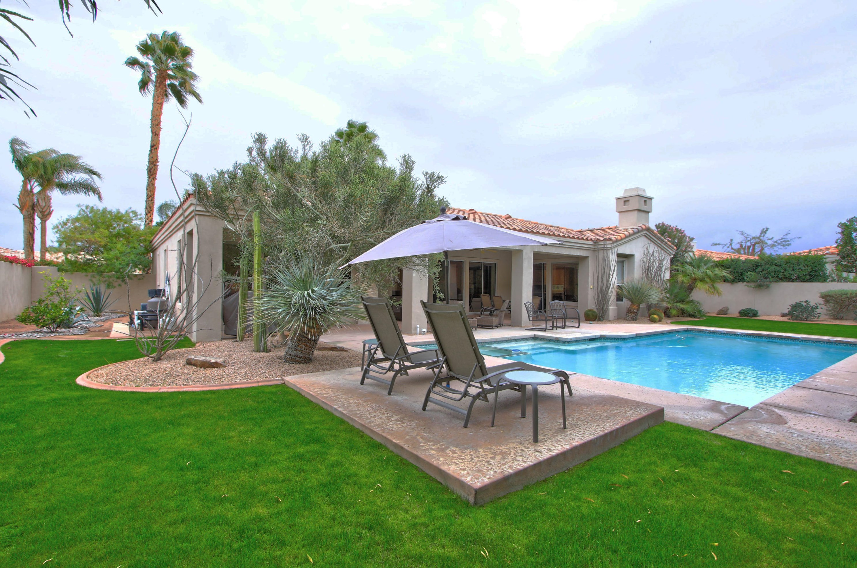 41 Gibraltar Dr, Palm Desert, CA 92211-8900