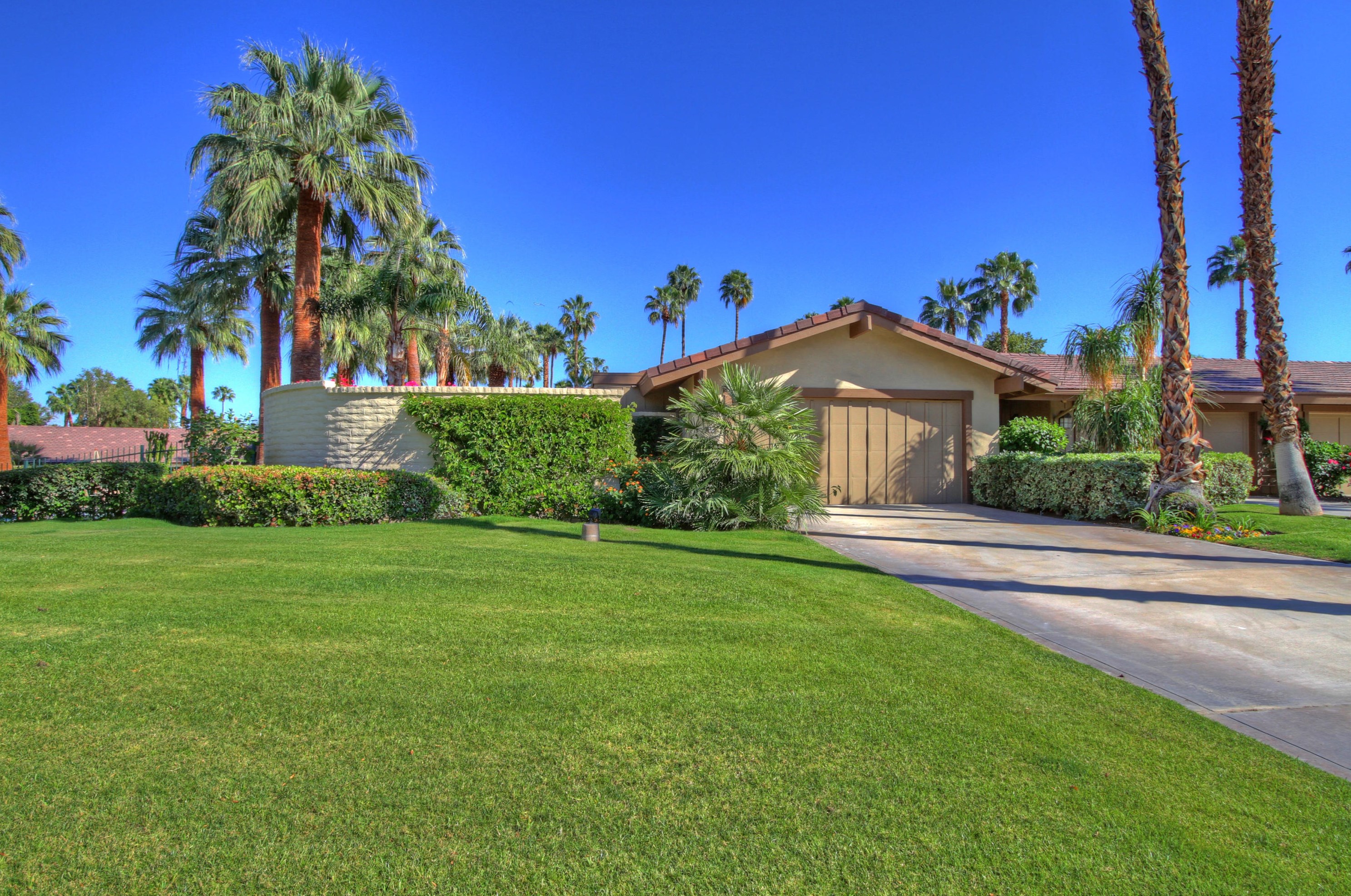 10 Ponderosa Cir, Palm Desert, CA 92211-3234