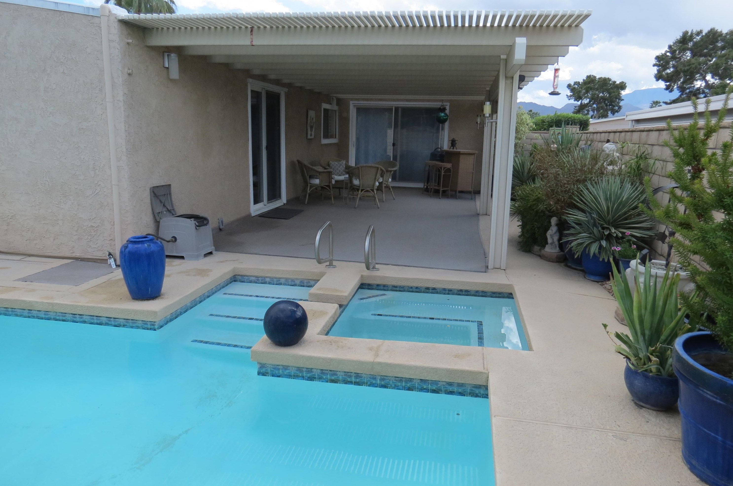 39586 Manzanita Dr, Palm Desert, CA 92260-1445