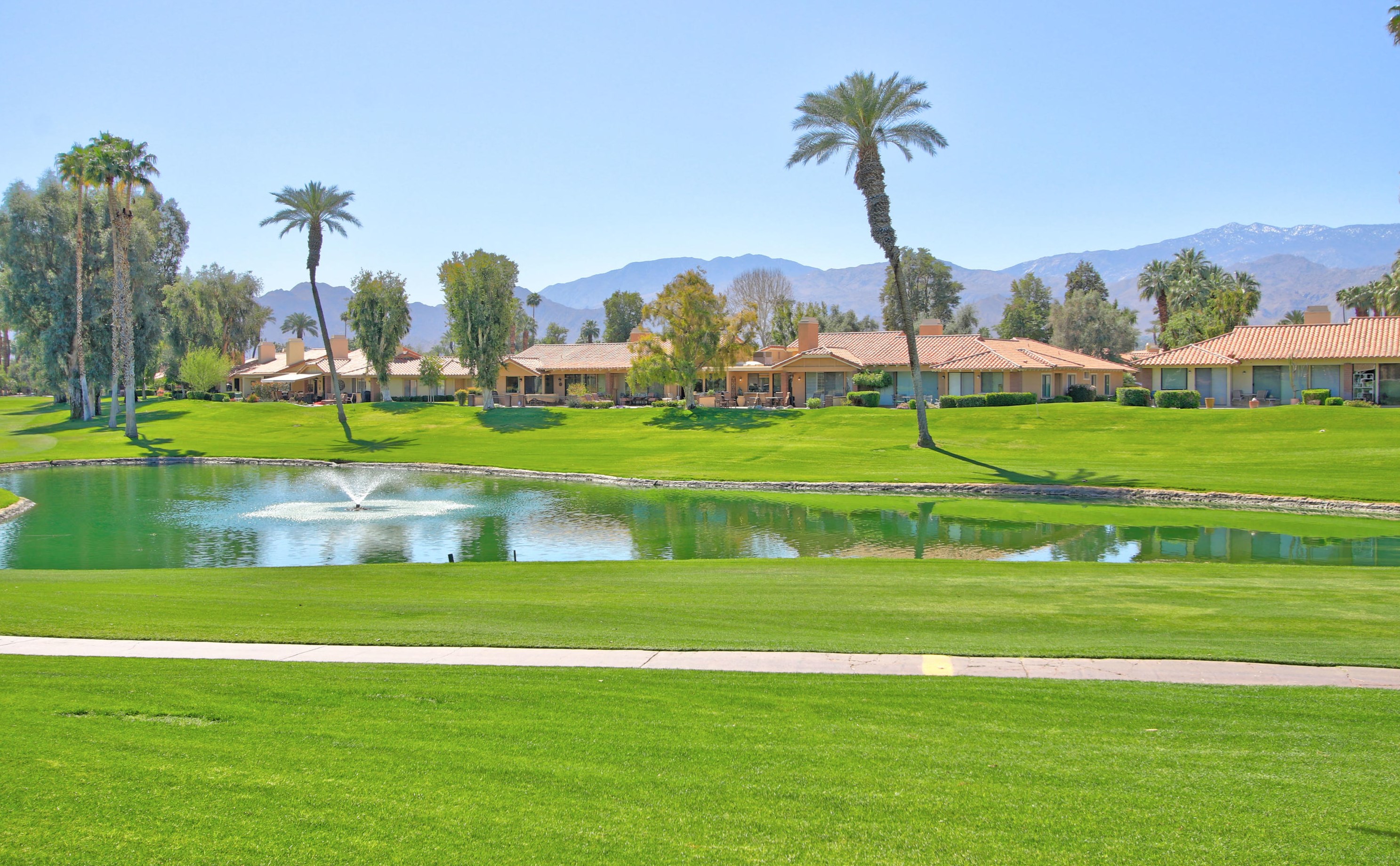 153 Madrid Ave, Palm Desert, CA 92260-2138