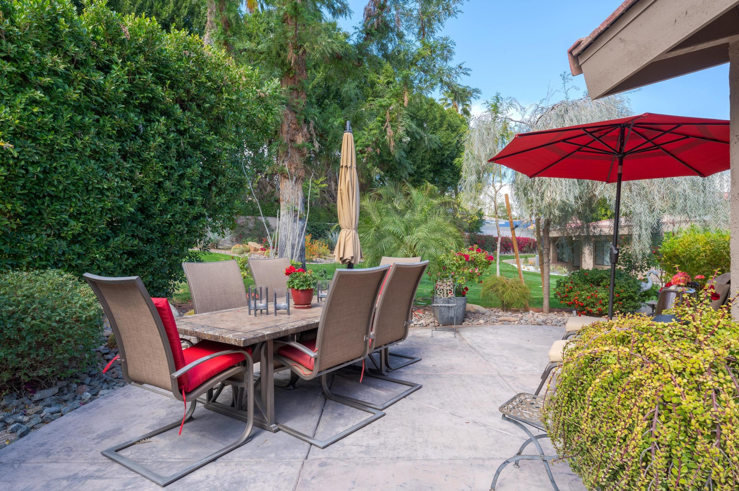 48675 Moon Terrace Ln, Palm Desert, CA 92260-6769