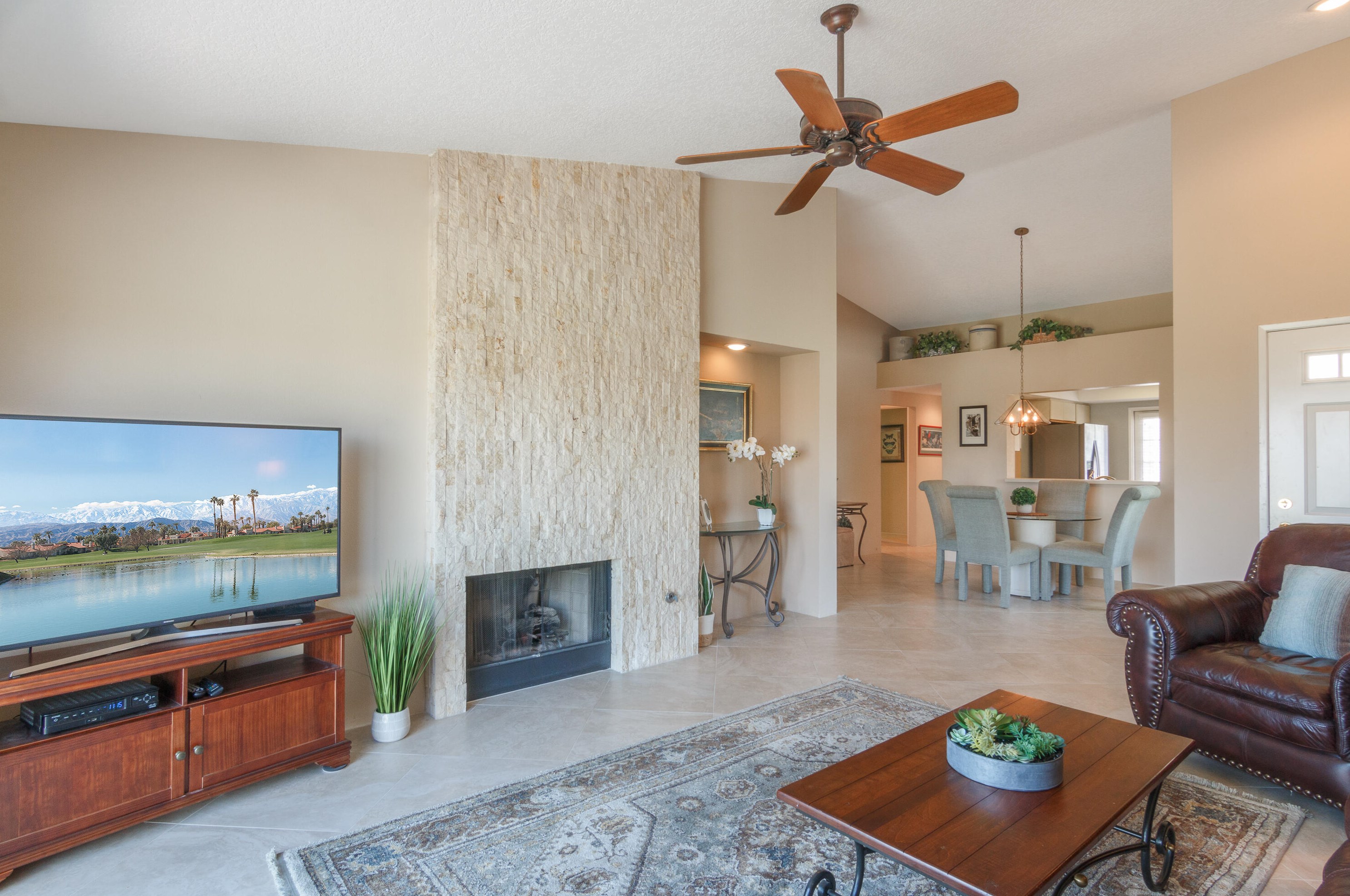 122 Villa Ct, Palm Desert, CA 92211-1768