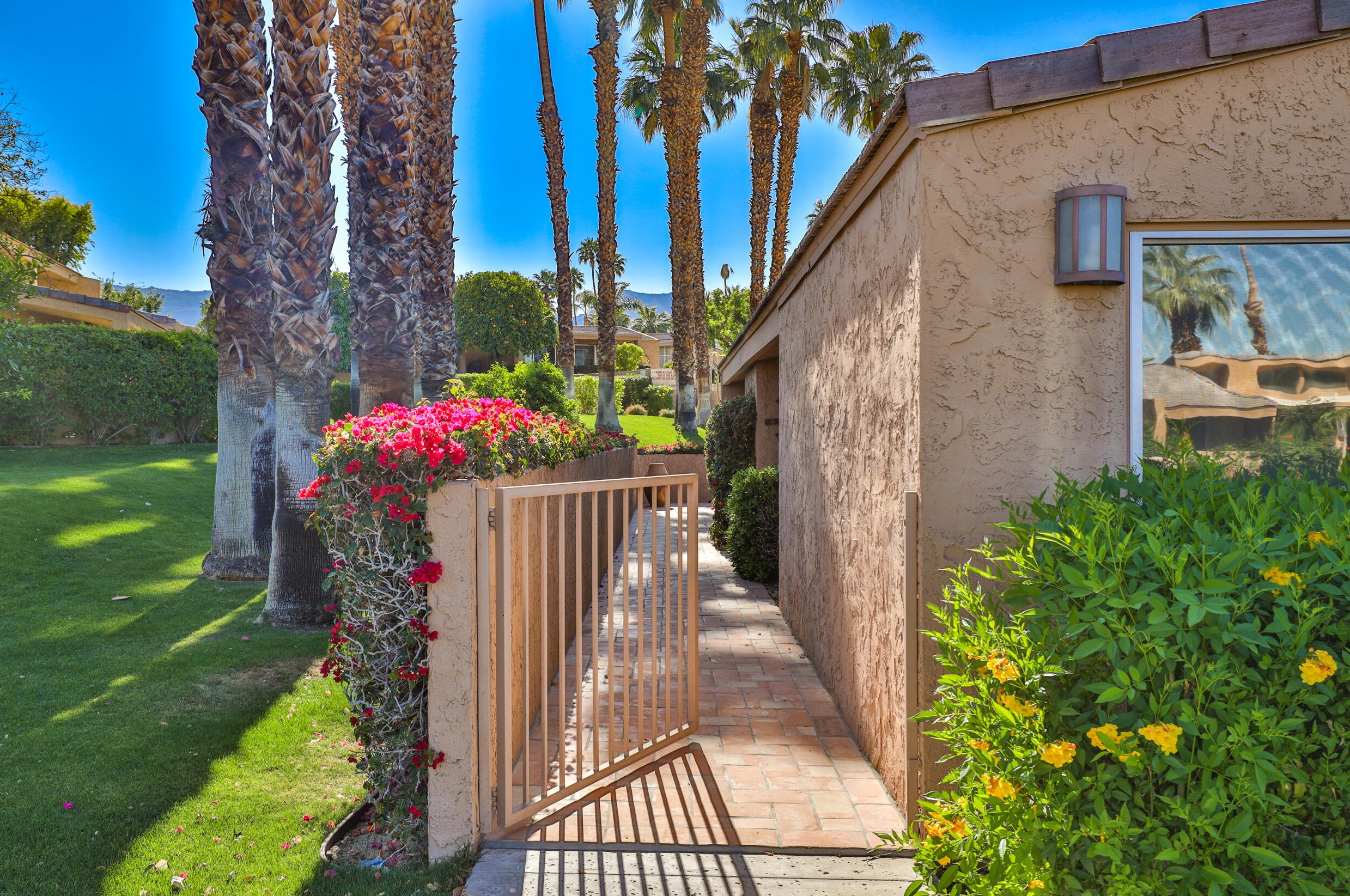 48903 Owl Ln, Palm Desert, CA 92260-6859