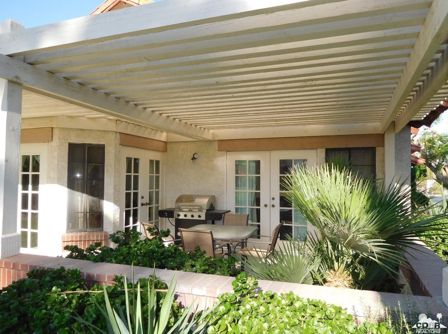 101 Sarona Cir, Palm Desert, CA 92211-1766