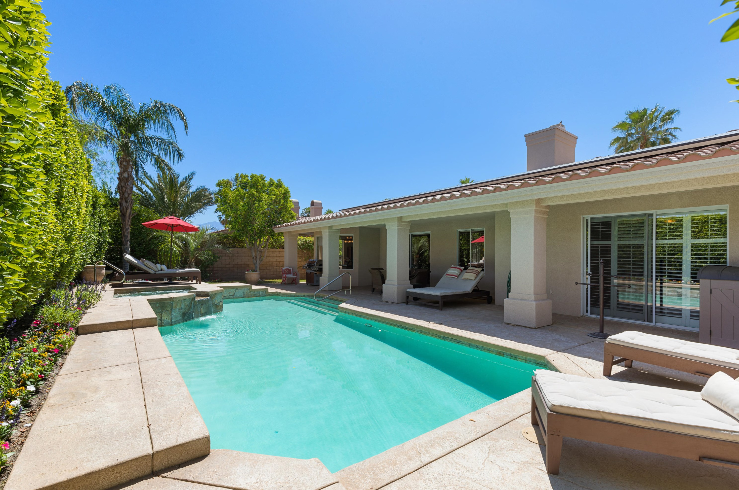 8 Hillcrest Dr, Palm Desert, CA 92260-0600