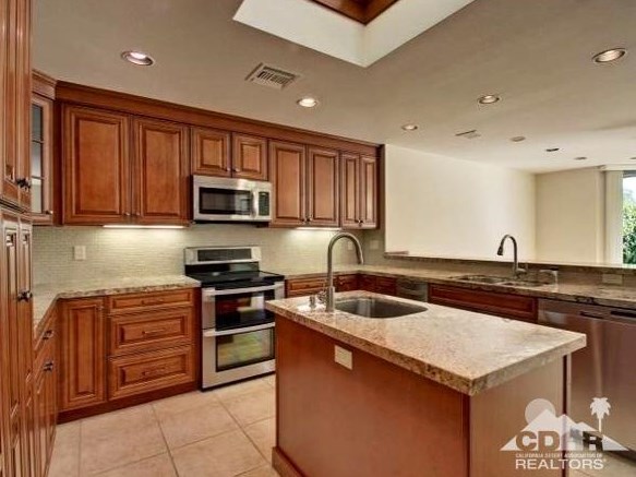 6 Stanford Dr, Rancho Mirage, CA 92270