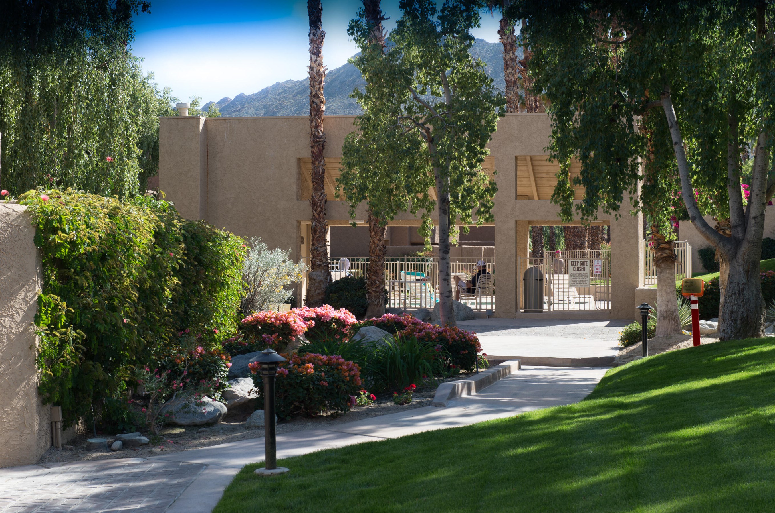 73413 Foxtail Ln, Palm Desert, CA 92260-6802