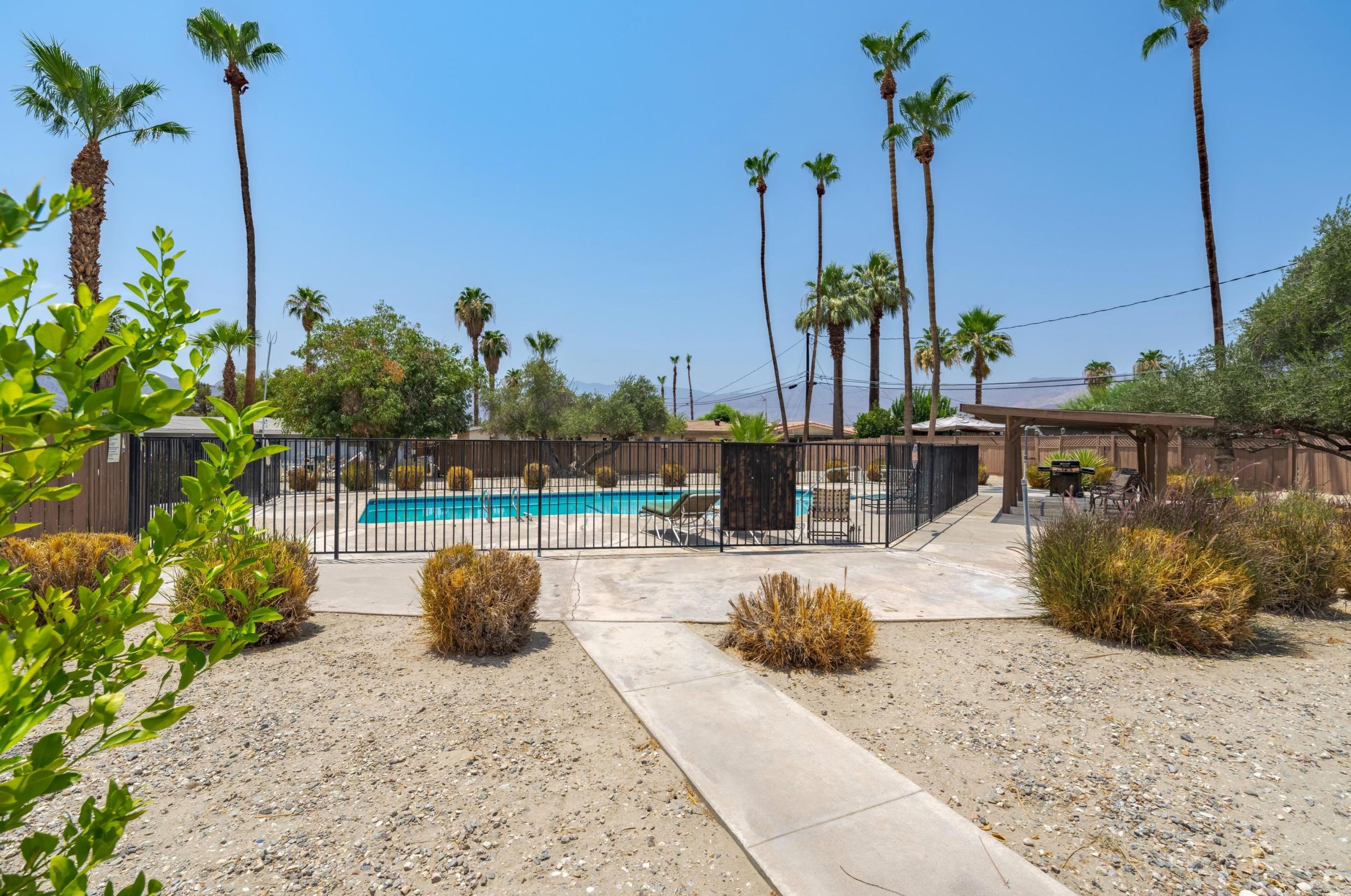 74807 Leslie Ave, Palm Desert, CA 92260-2030
