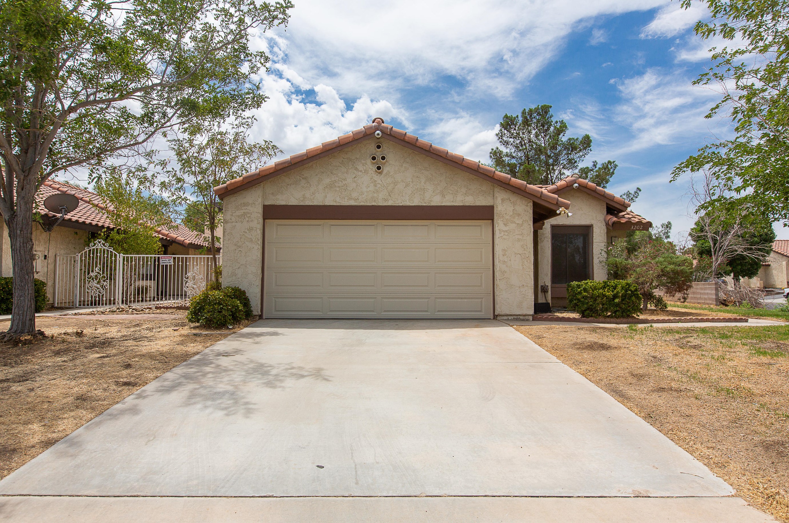 3202 Avenue, Palmdale, CA