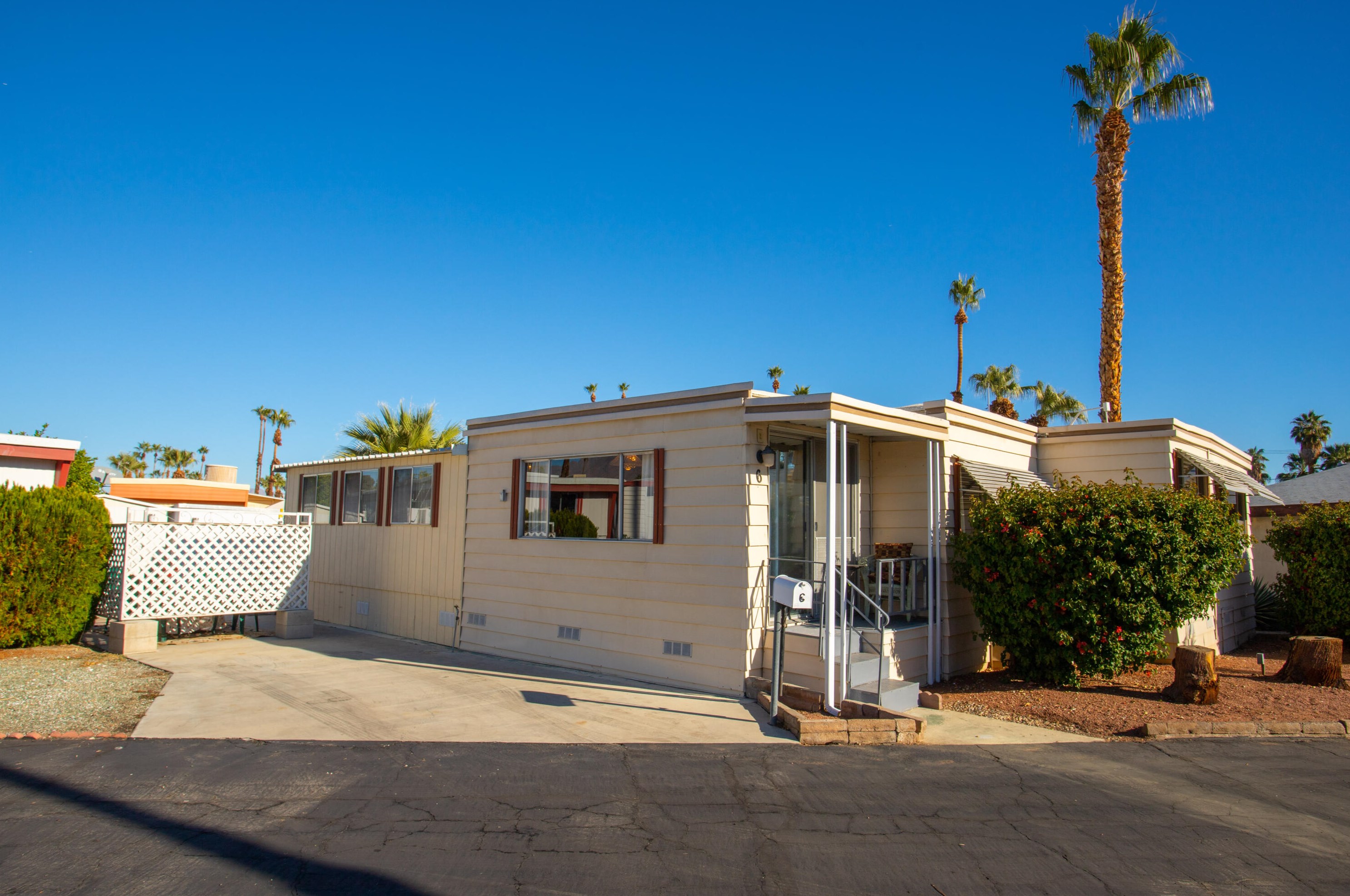 6 Harrison St, Cathedral City, CA 92234-6514