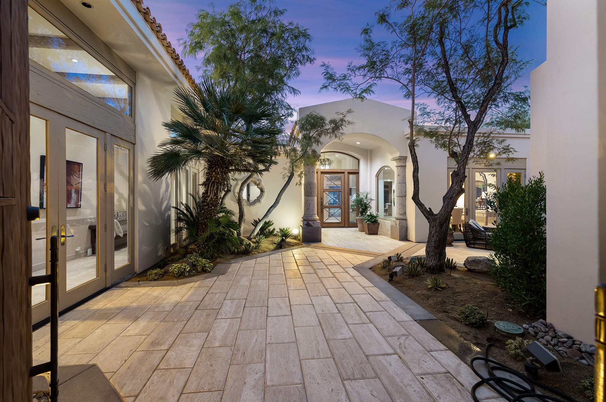 143 Netas Dr, Palm Desert, CA 92260-7329
