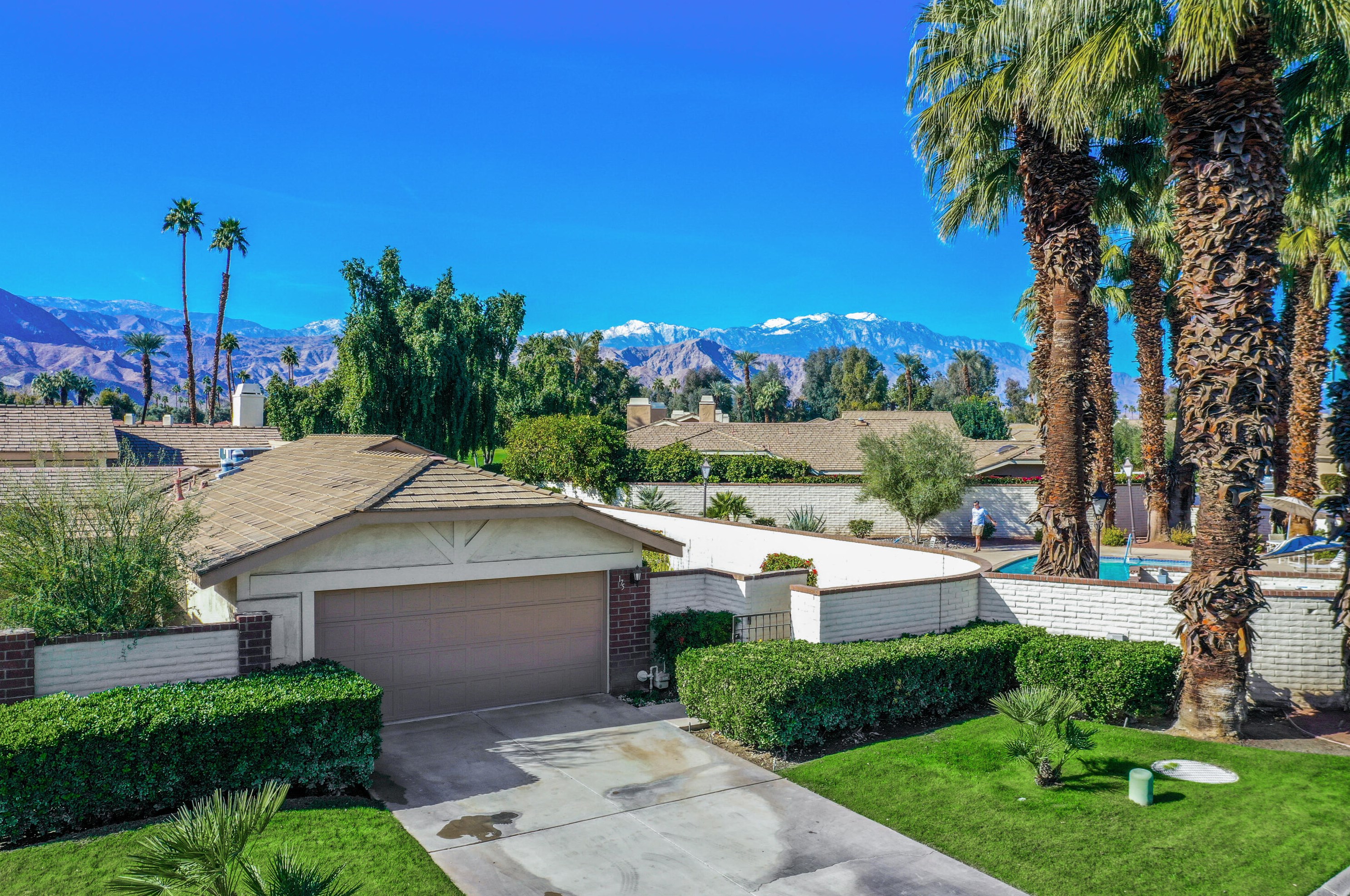 175 Madrid Ave, Palm Desert, CA 92260-2138