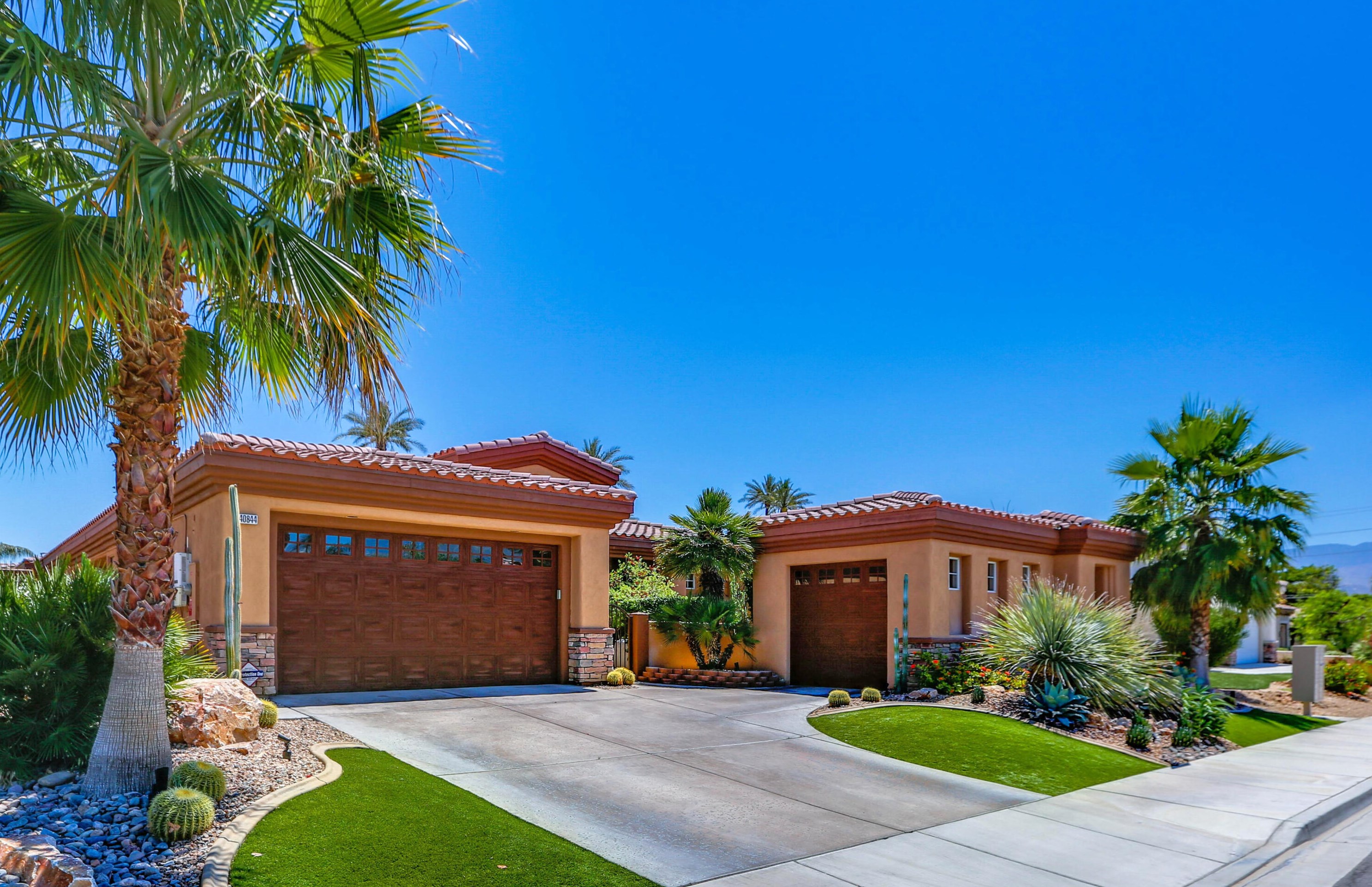 40844 Sandpiper Ct, Palm Desert, CA 92260-0400