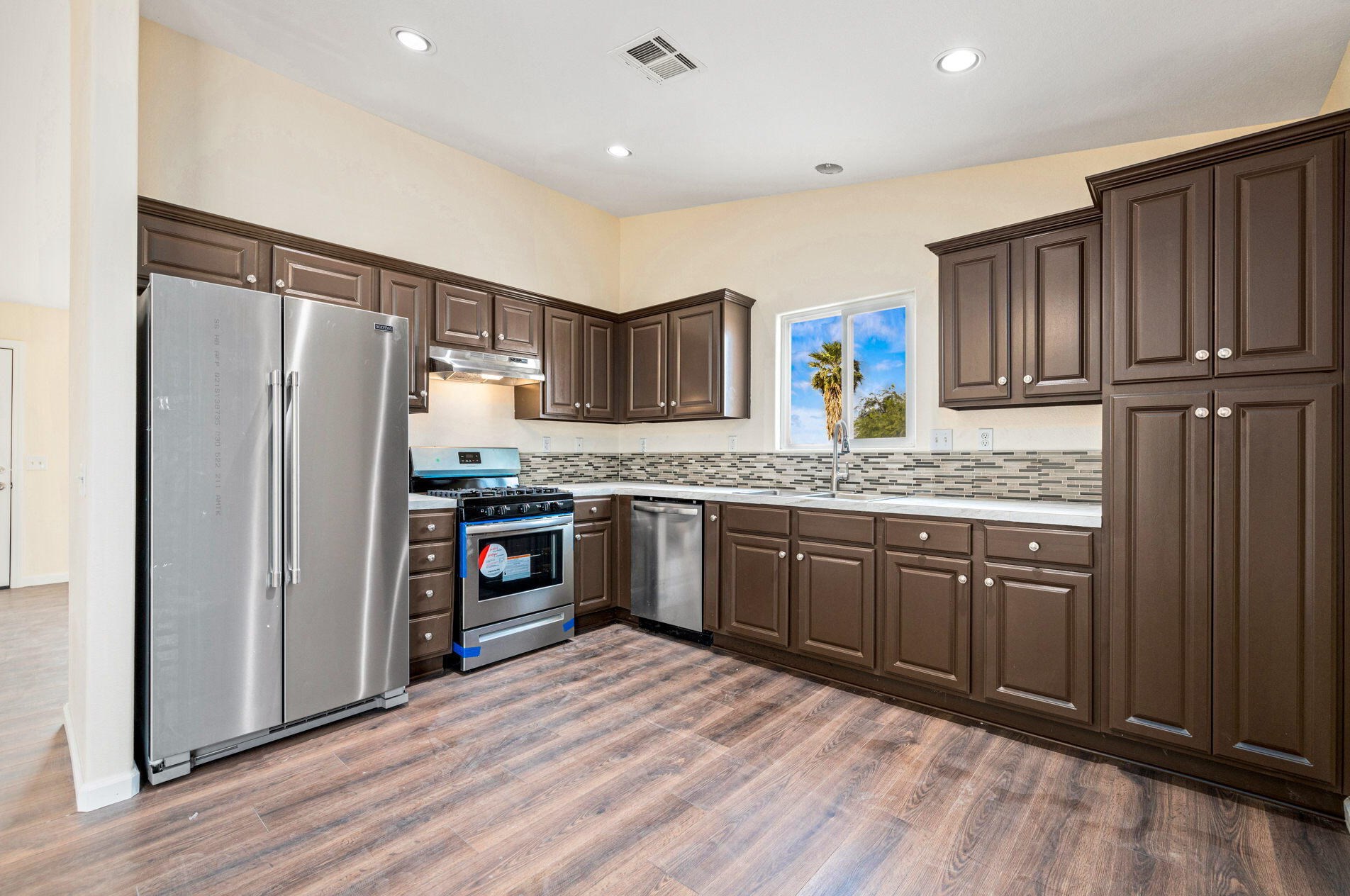1289 Avalon Ave, Thermal, CA 92274-6527