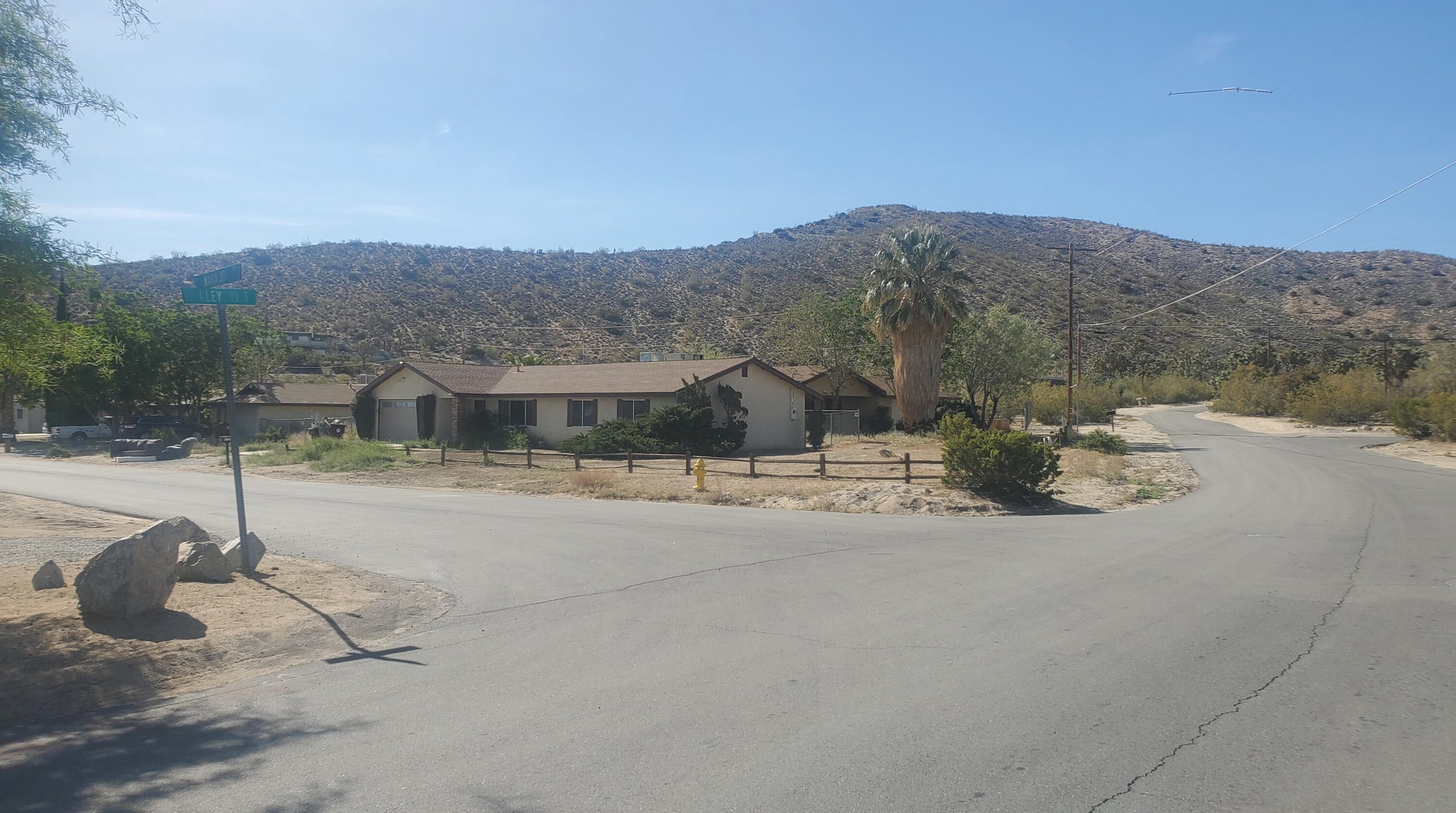 57347 Navajo Trl, Yucca Valley, CA 92284-3958