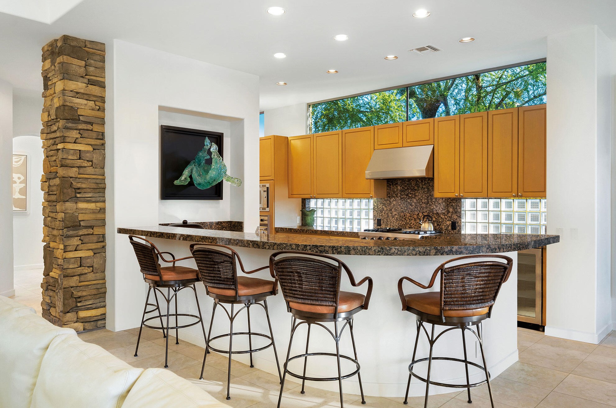 1102 Lake Vis, Palm Desert, CA 92260-7204
