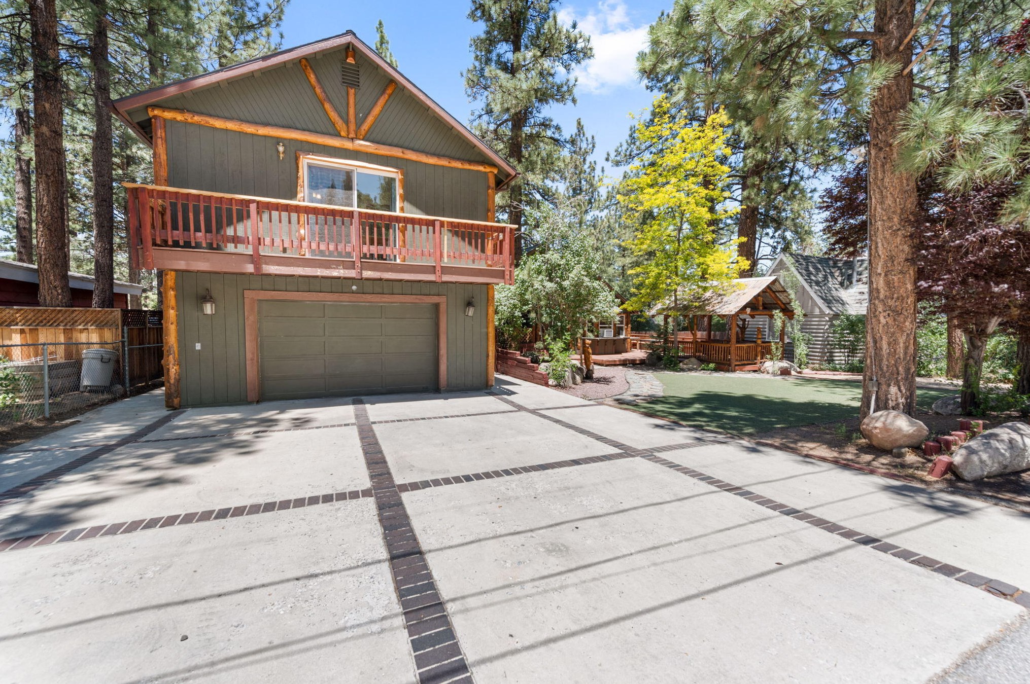 321 E Fairway Blvd, Big Bear City, CA 92314