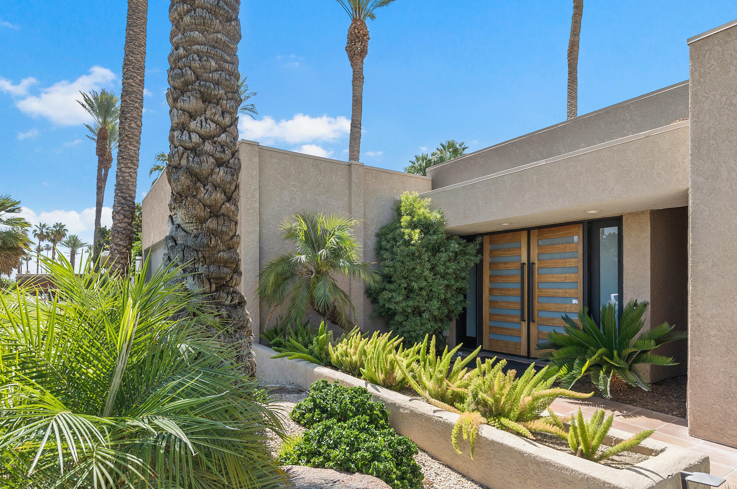75423 Stardust Ln, Palm Desert, CA 92210-8372