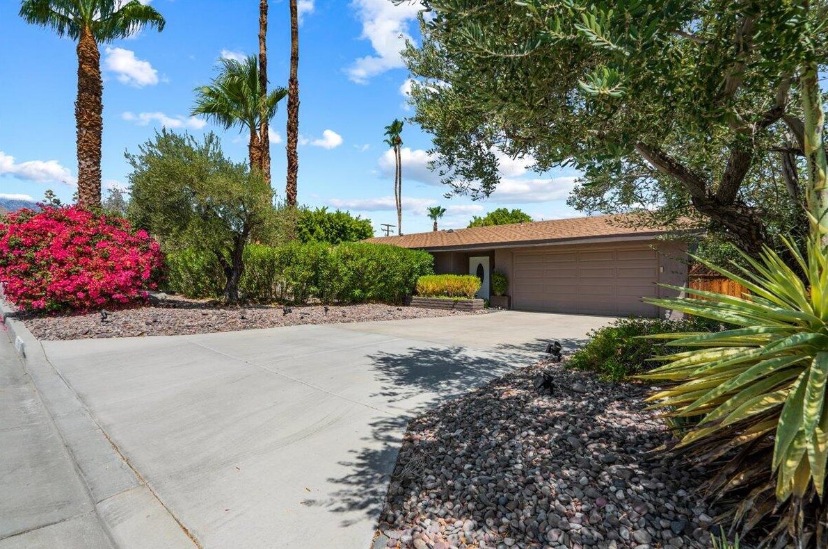 68360 Moonlight Dr, Cathedral City, CA 92234-2106