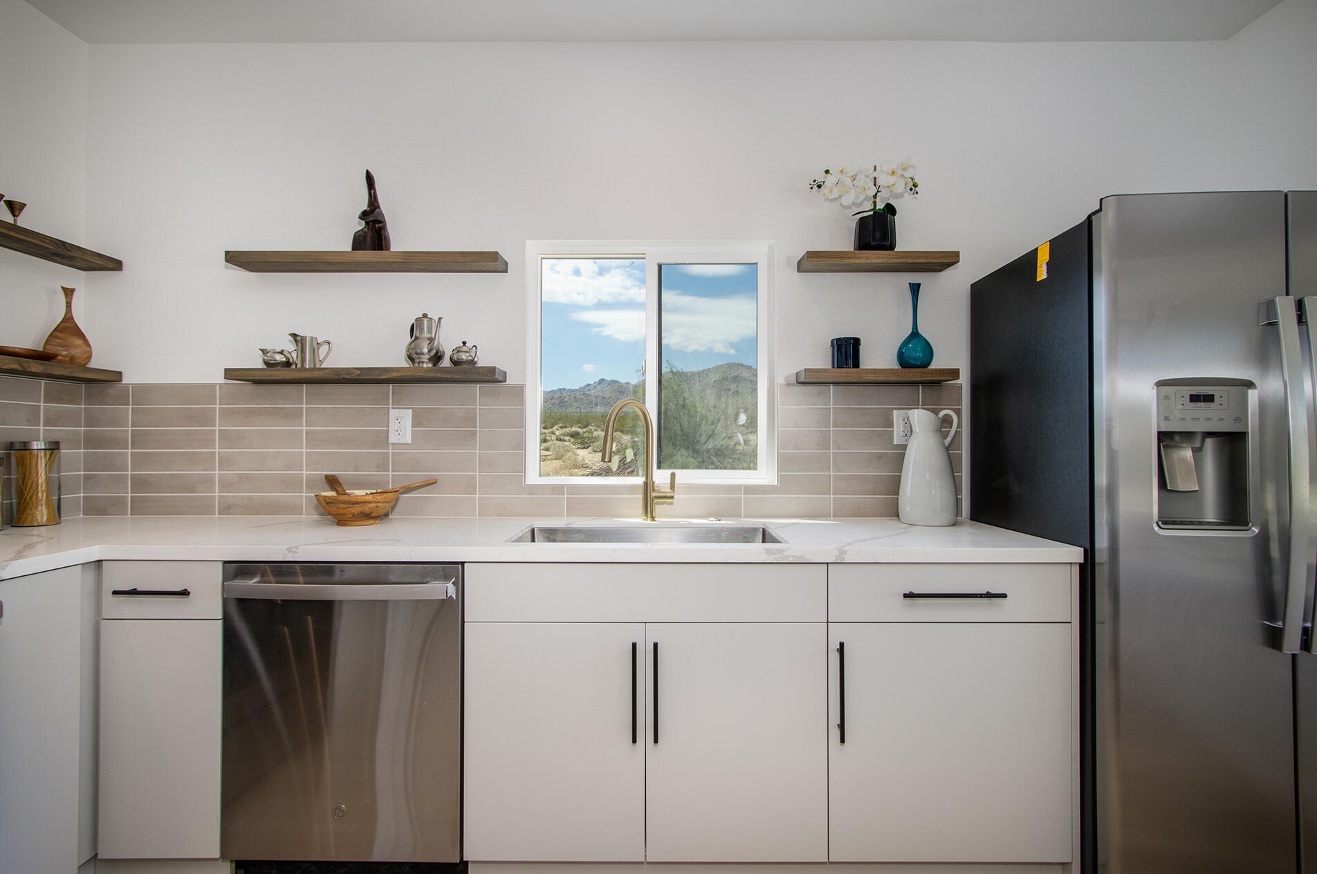 67754 Whitmore Rd, Twntynine Plm CA  92277-6308 exterior