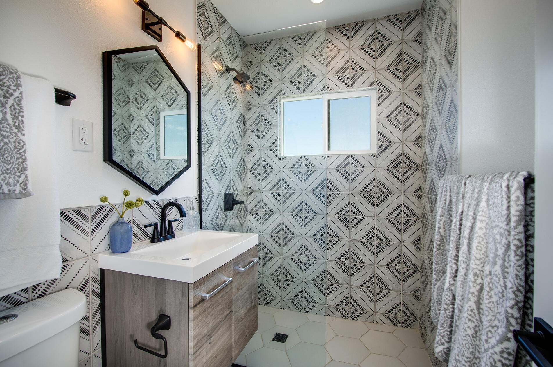 67754 Whitmore Rd, Twntynine Plm CA  92277-6308 exterior