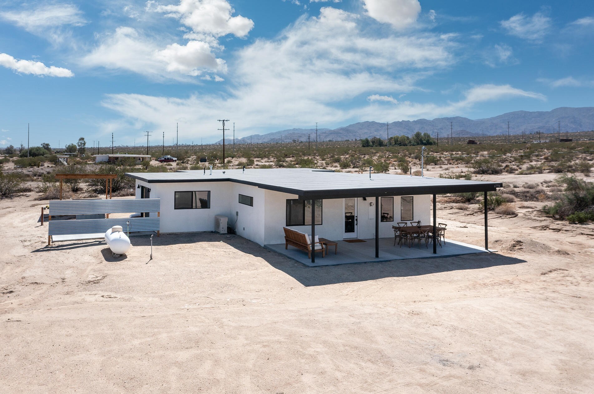 67754 Whitmore Rd, Twntynine Plm CA  92277-6308 exterior