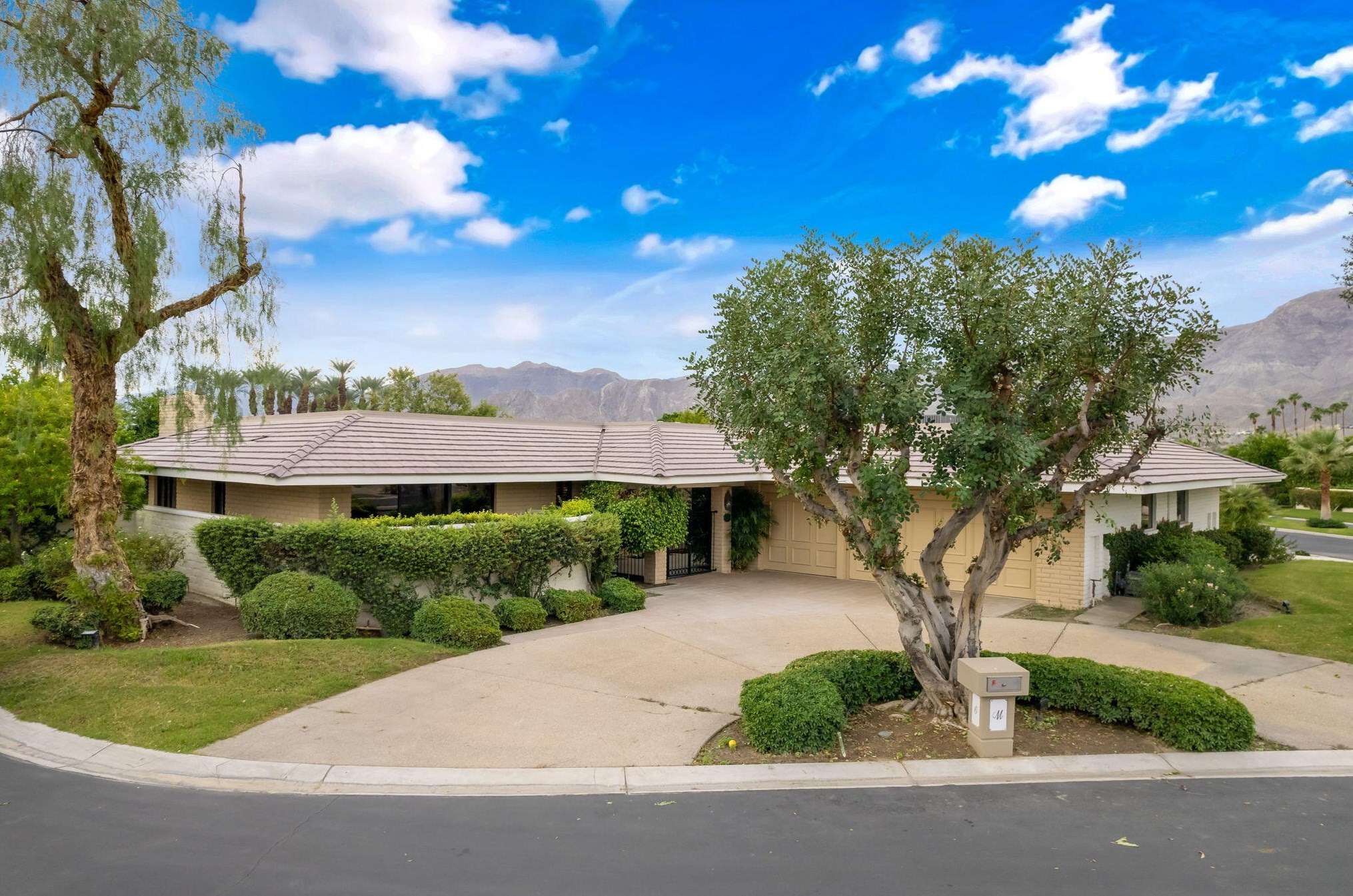 6 Hamlet Ct, Rancho Mirage, CA 92270