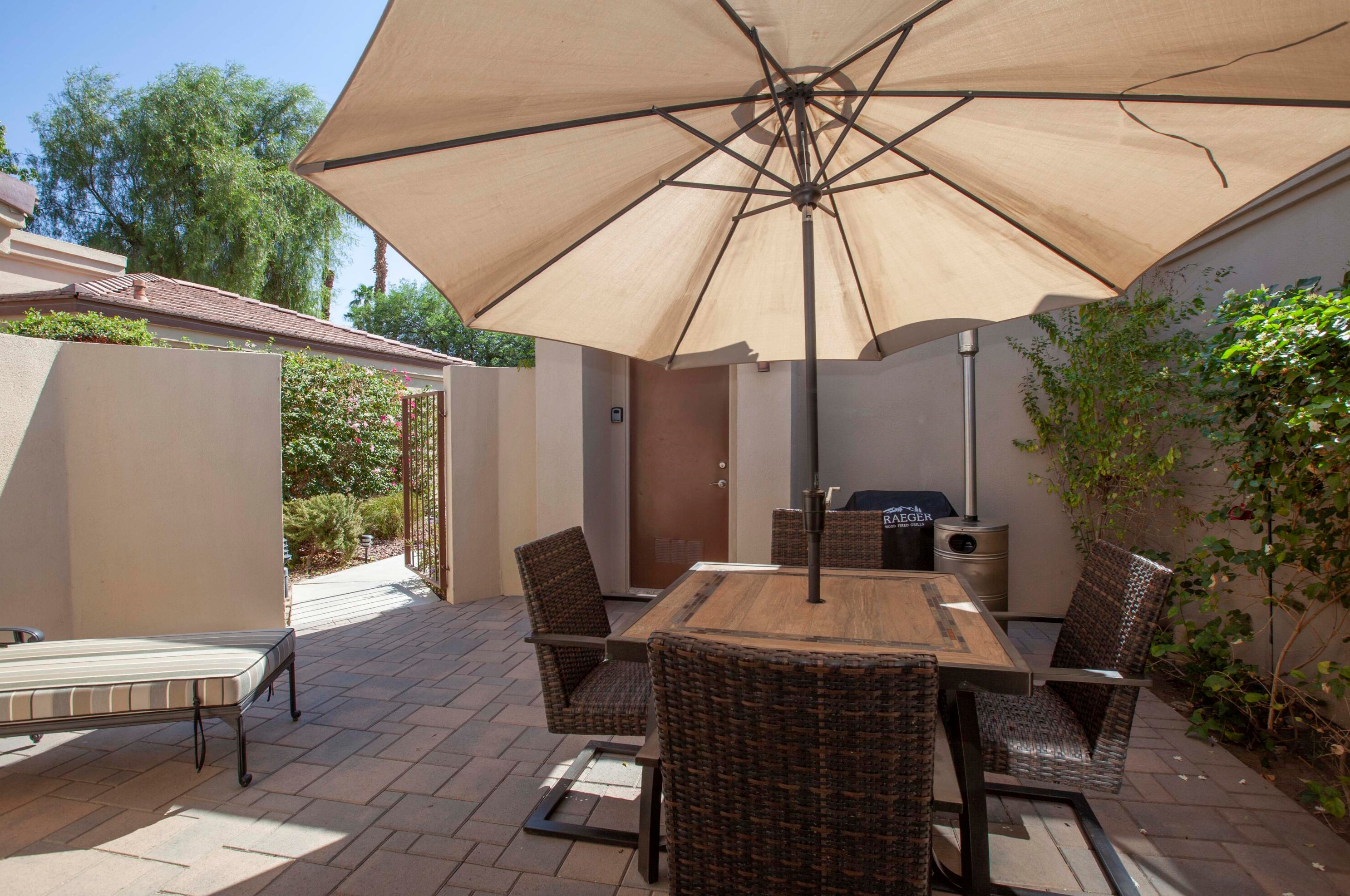 38817 Lobelia Cir, Palm Desert, CA 92211-5053