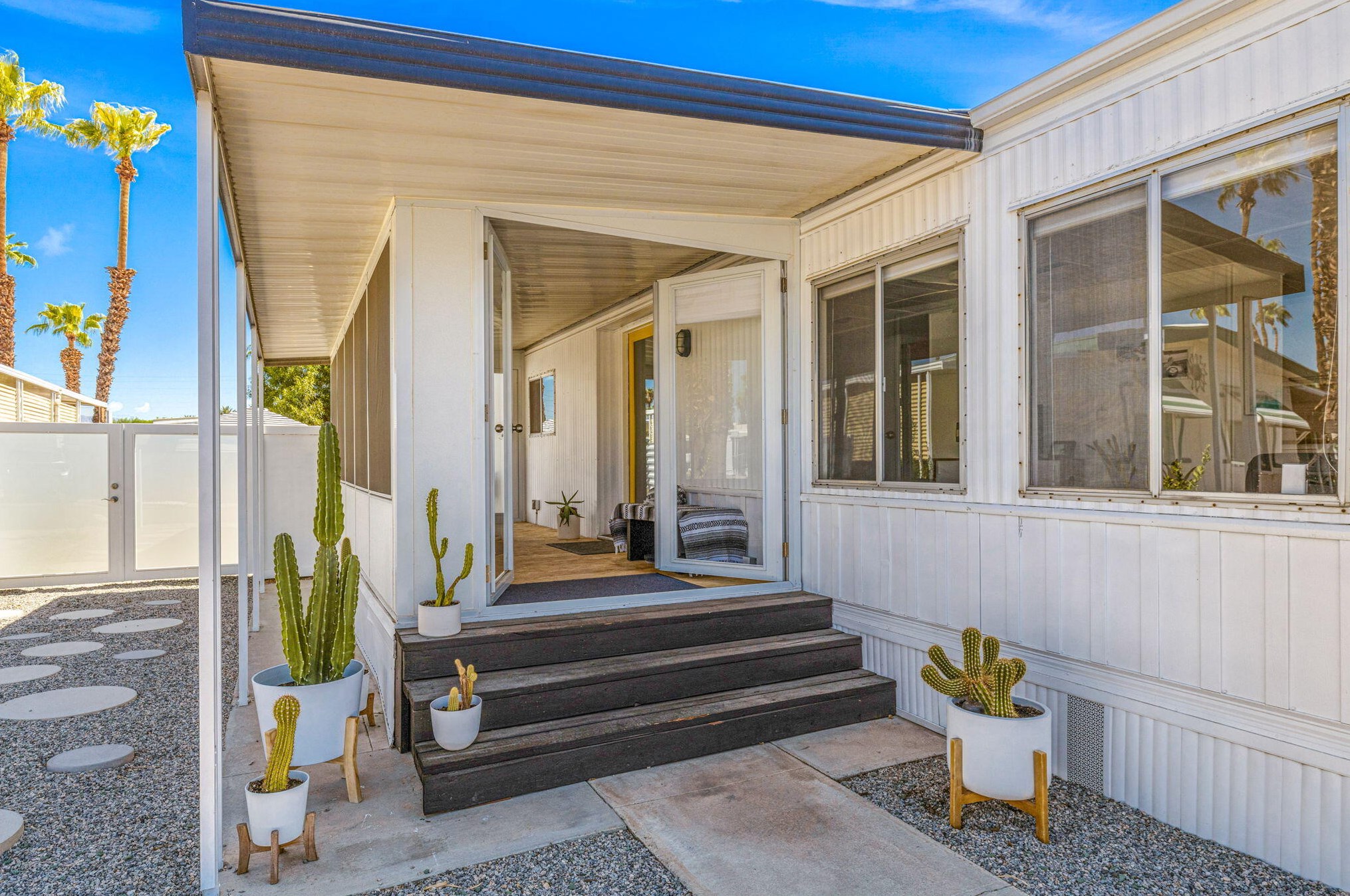 421 Butterfield, Cathedral City CA  92234-1009 exterior