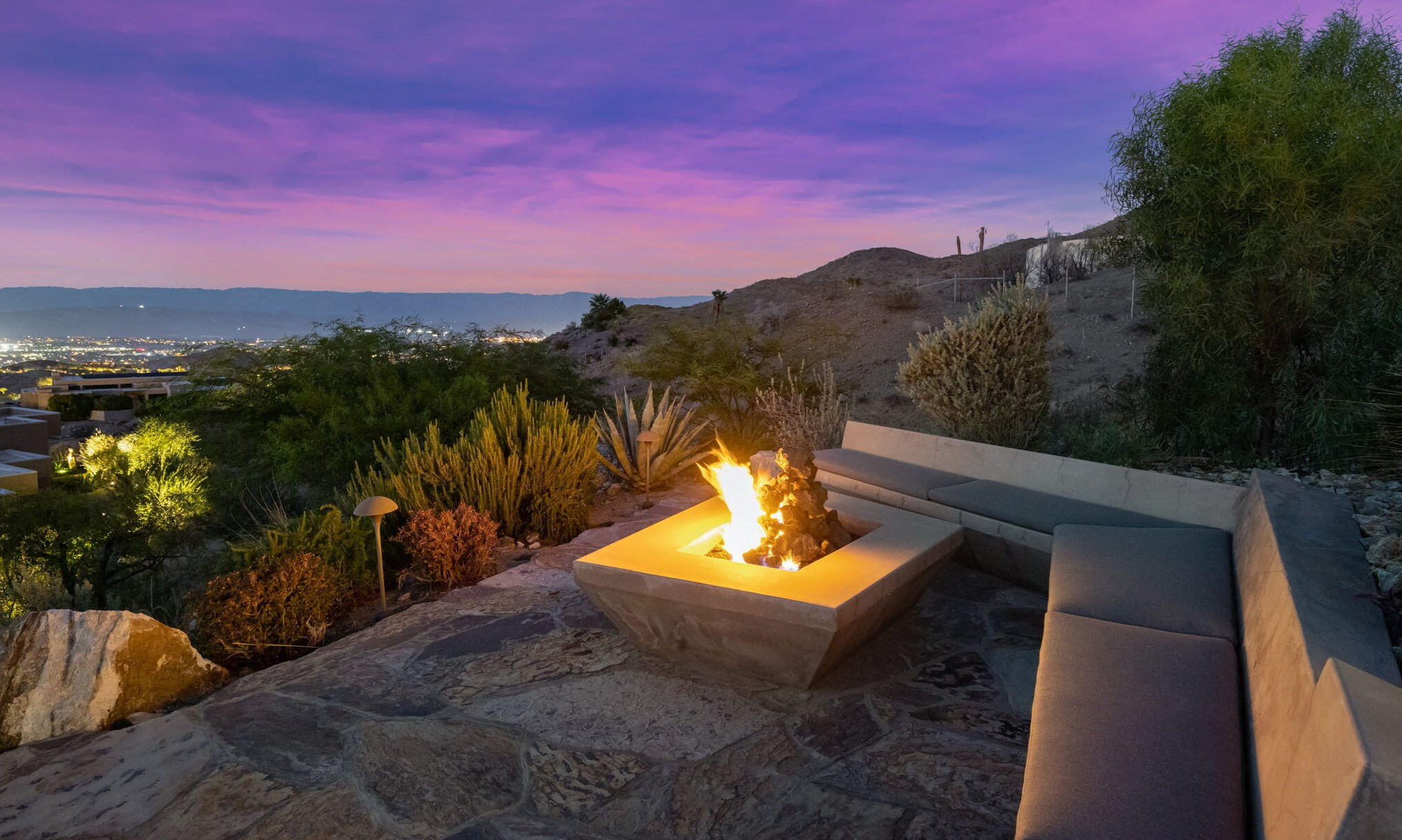 45 Sky Ridge Rd, Rancho Mirage, CA 92270