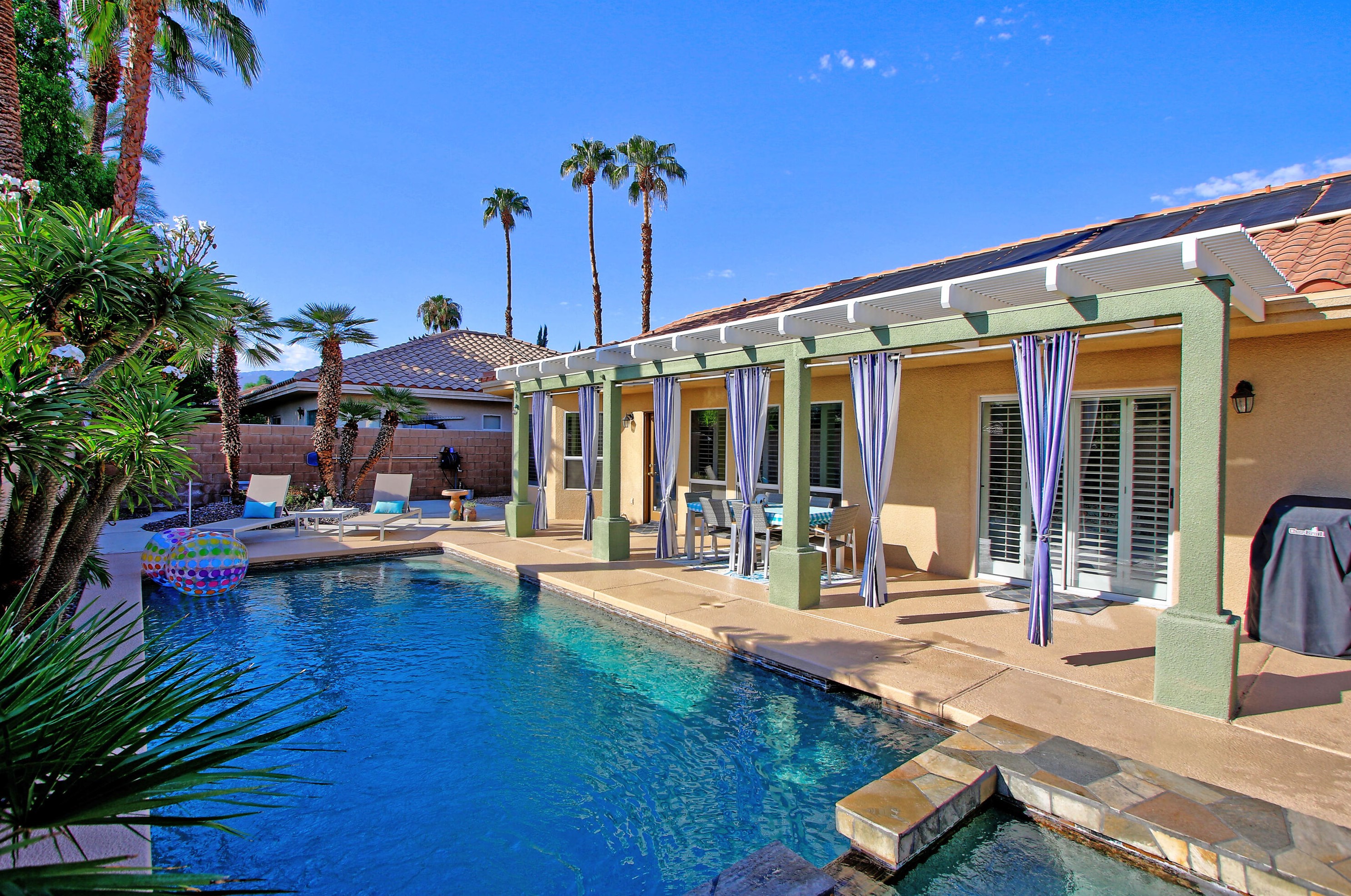 44426 Kings Canyon Ln, Palm Desert, CA 92260-3051