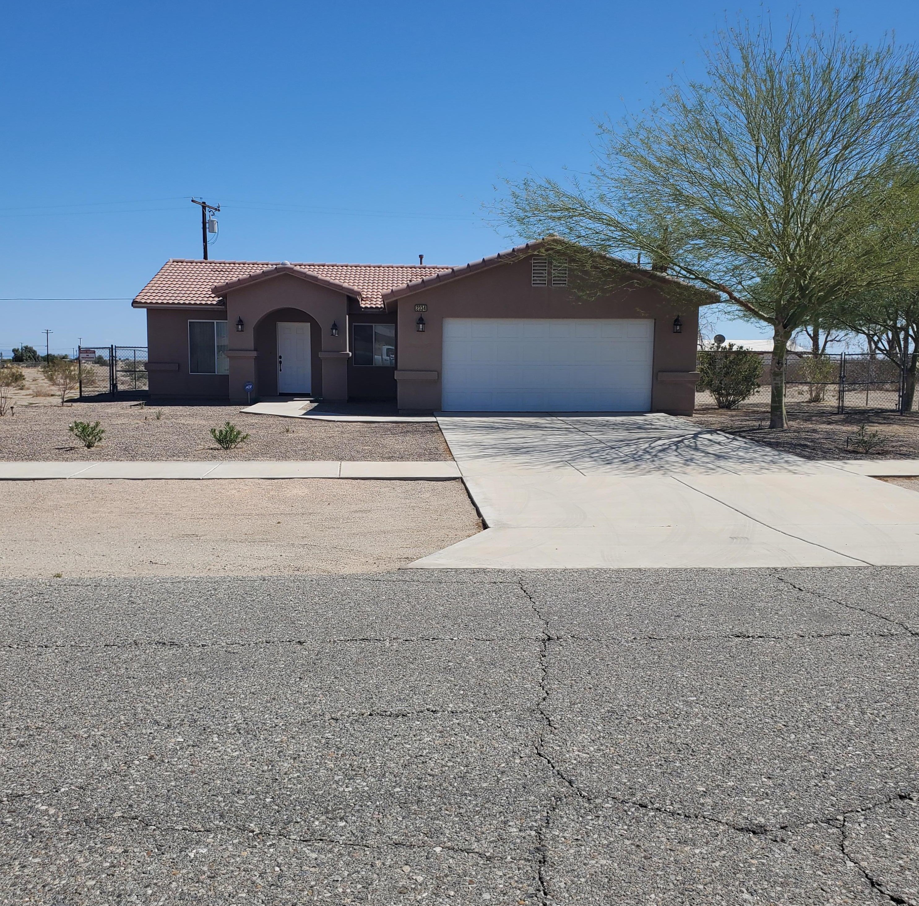 2334 Marlin Dr, Thermal, CA 92274-8109