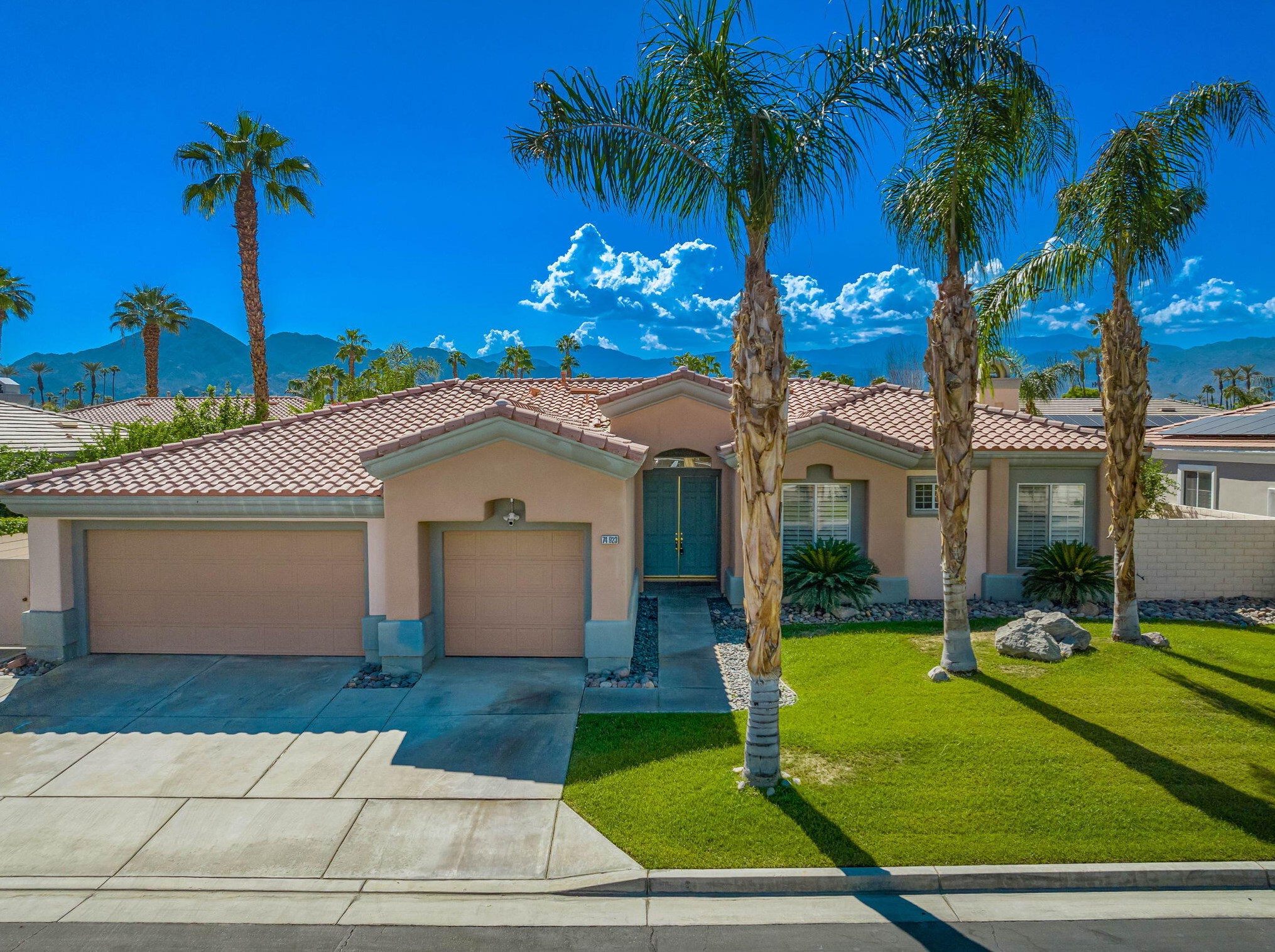 74923 Saguaro Ln, Palm Desert, CA 92210-7232