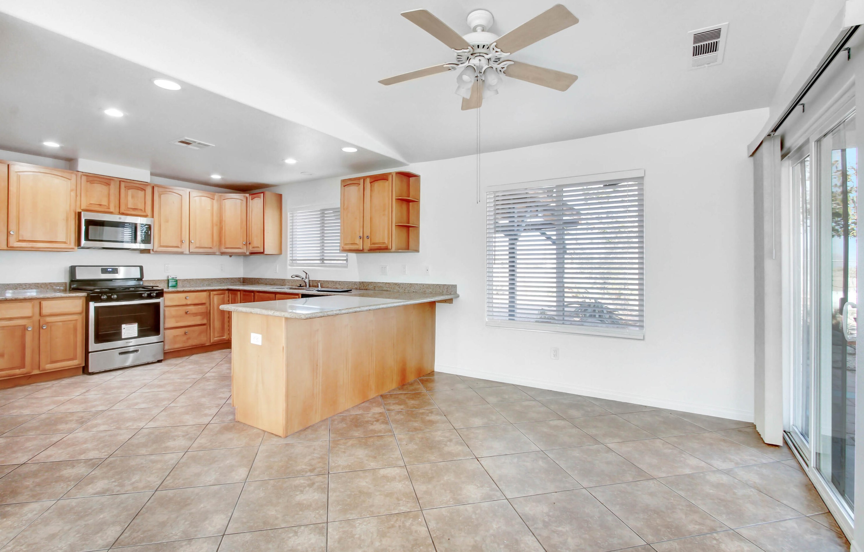 2363 Shore Isle Ave, Thermal, CA 92274-8507
