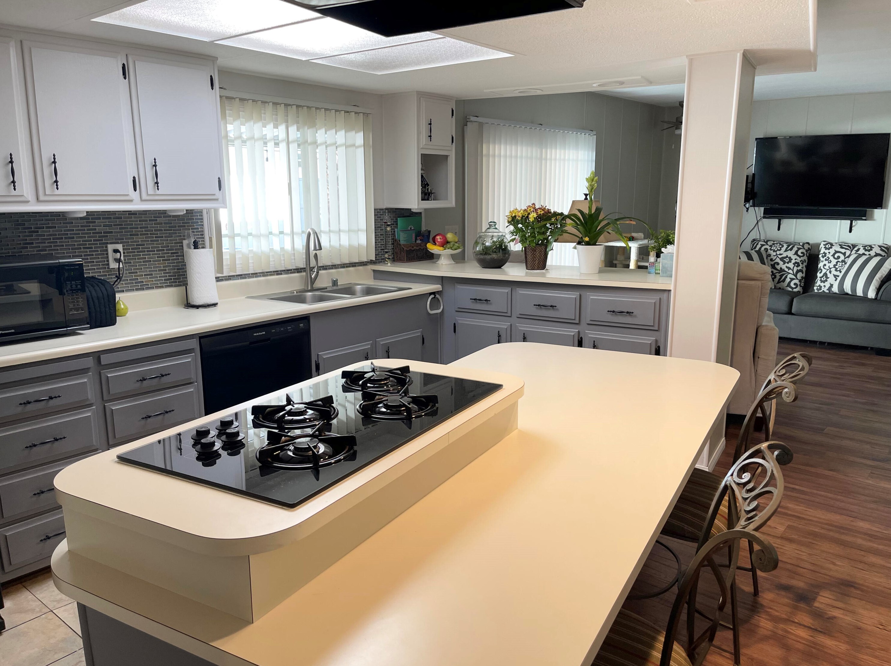 146 Estrada Way, Cathedral City CA  92234-1508 exterior