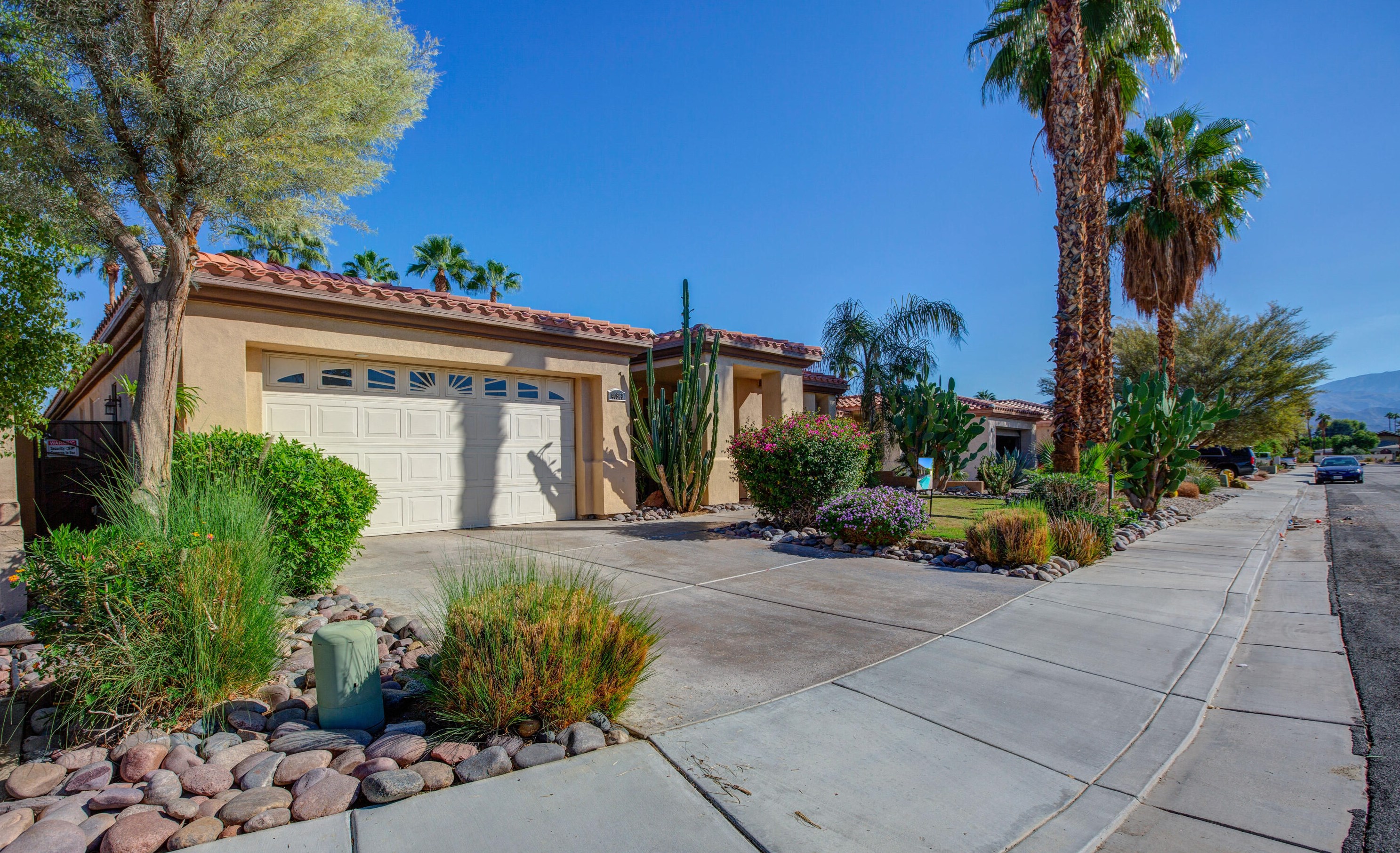 40560 Palm Ct, Palm Desert, CA 92260-2383
