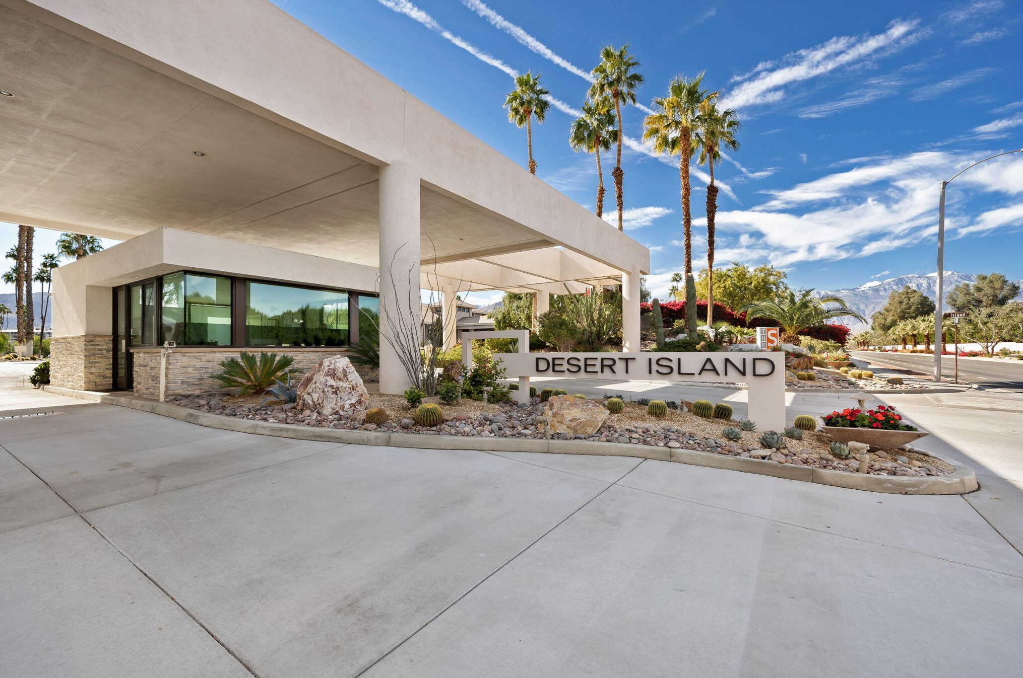 910 Island Dr #112, Rancho Mirage, CA 92270