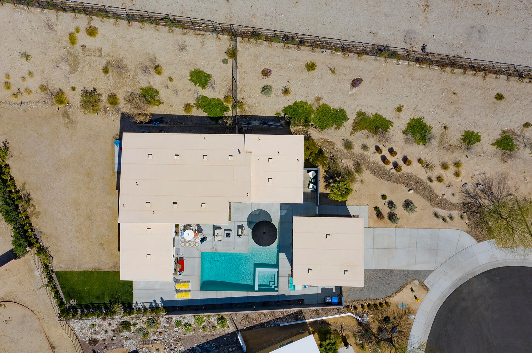 13845 Valley View Ct, Desert Hot Springs CA  92240-6585 exterior