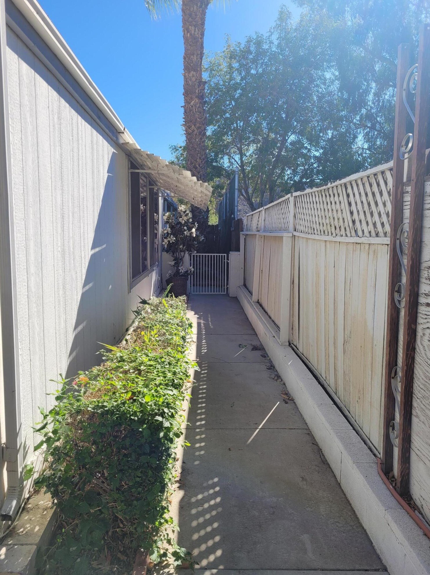 465 Cerritos Way, Cathedral City, CA 92234