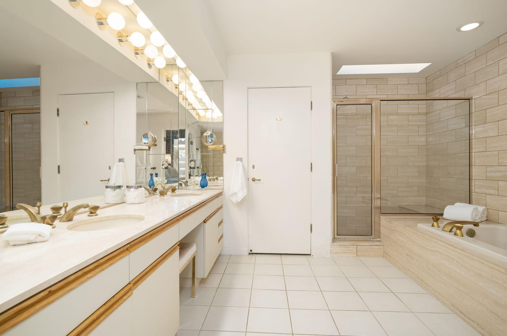 233 S Kavenish Dr, Rancho Mirage, CA 92270