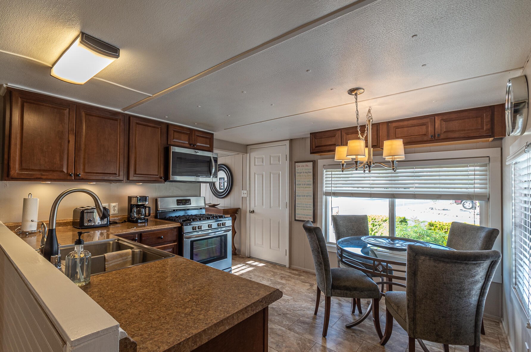 33250 Laura Dr, Thousand Palms, CA 92276