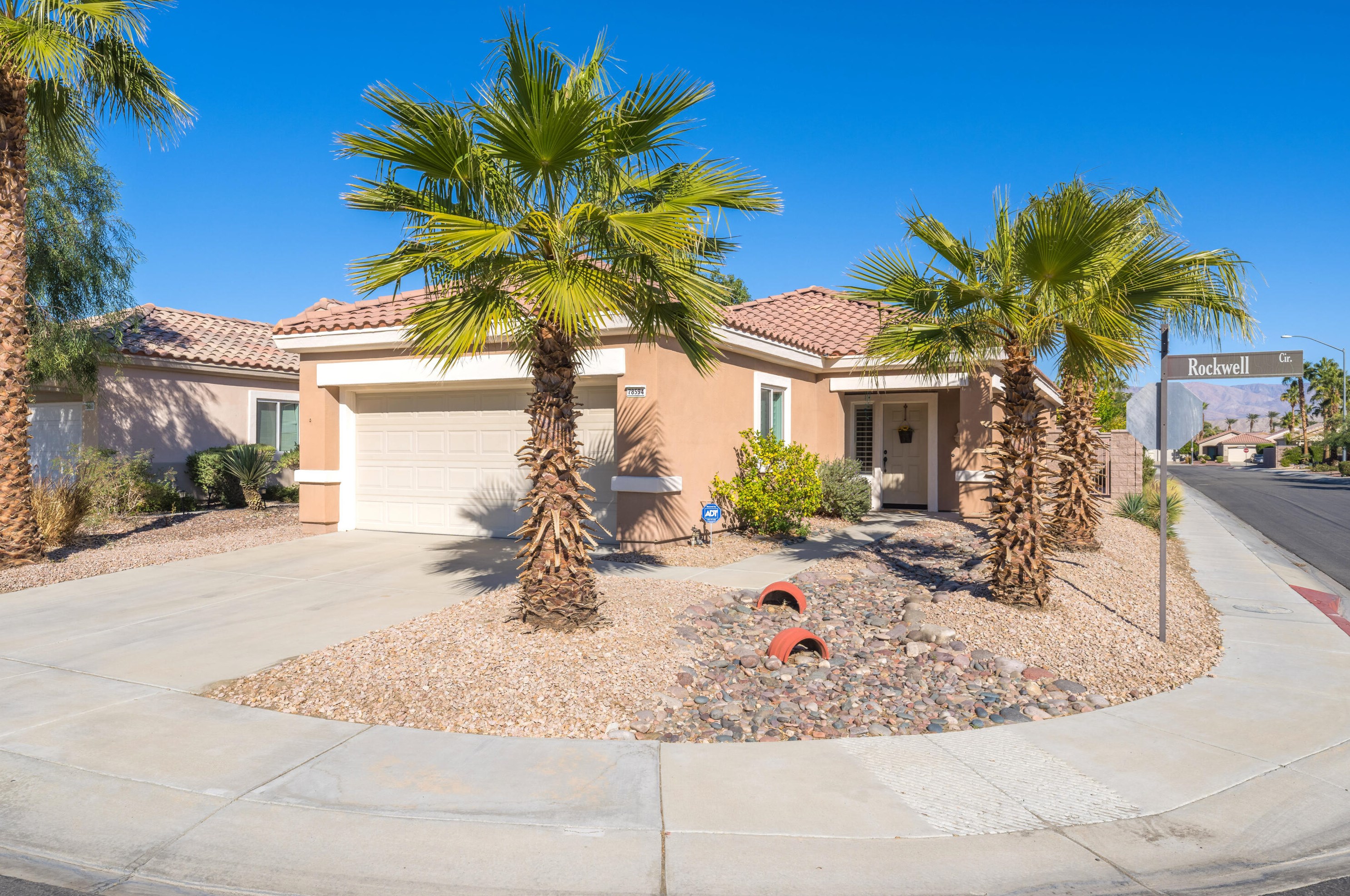 78594 Rockwell Cir, Palm Desert, CA 92211-1975
