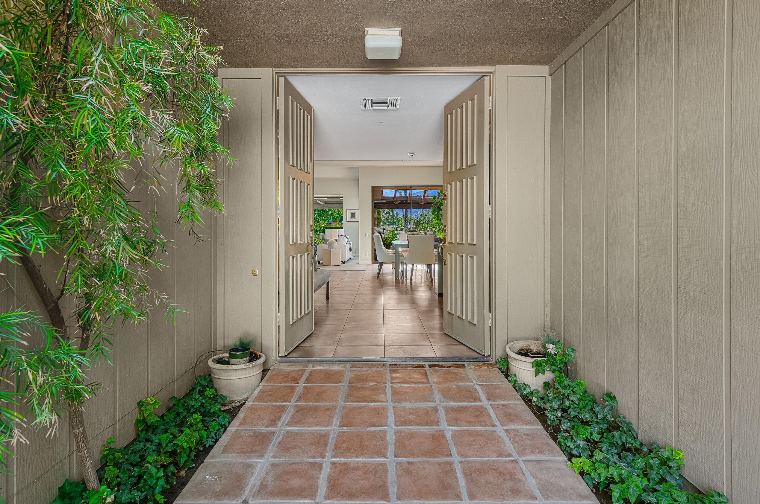 11 Stanford Dr, Rancho Mirage, CA 92270