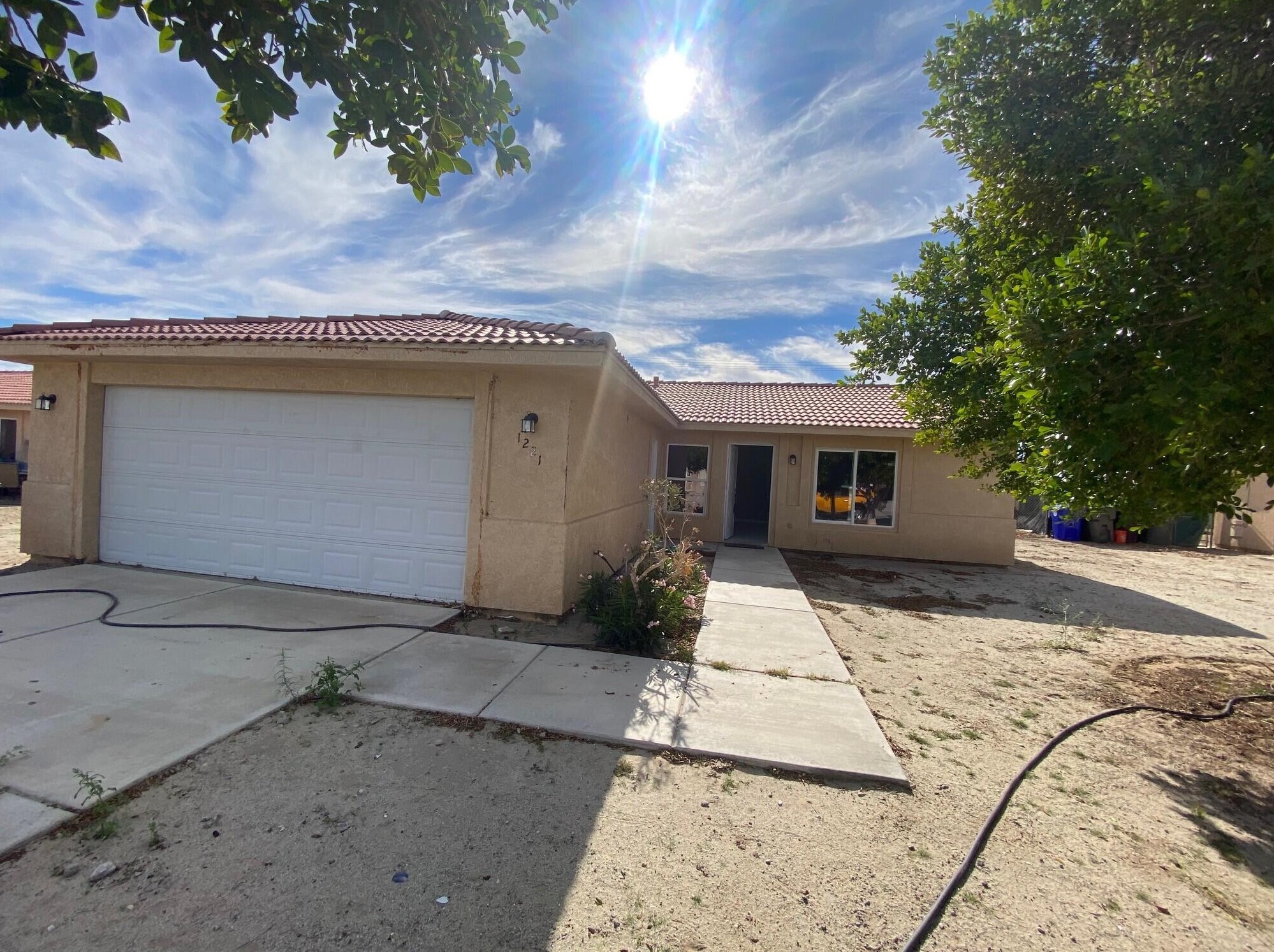 1221 Mullet Ave, Thermal, CA 92274-8512